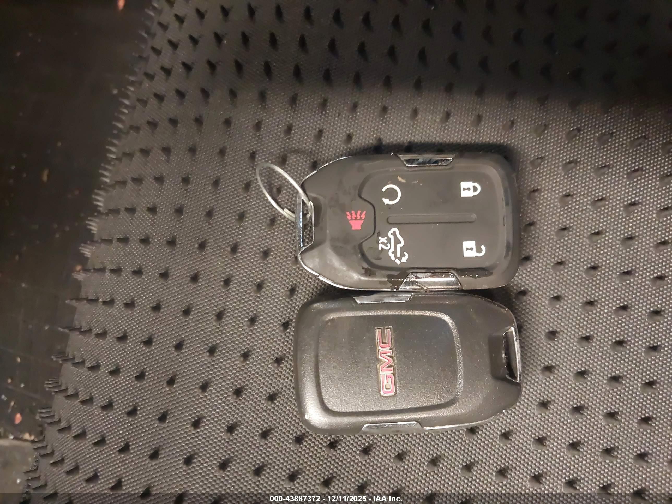 GMC SIERRA image 11