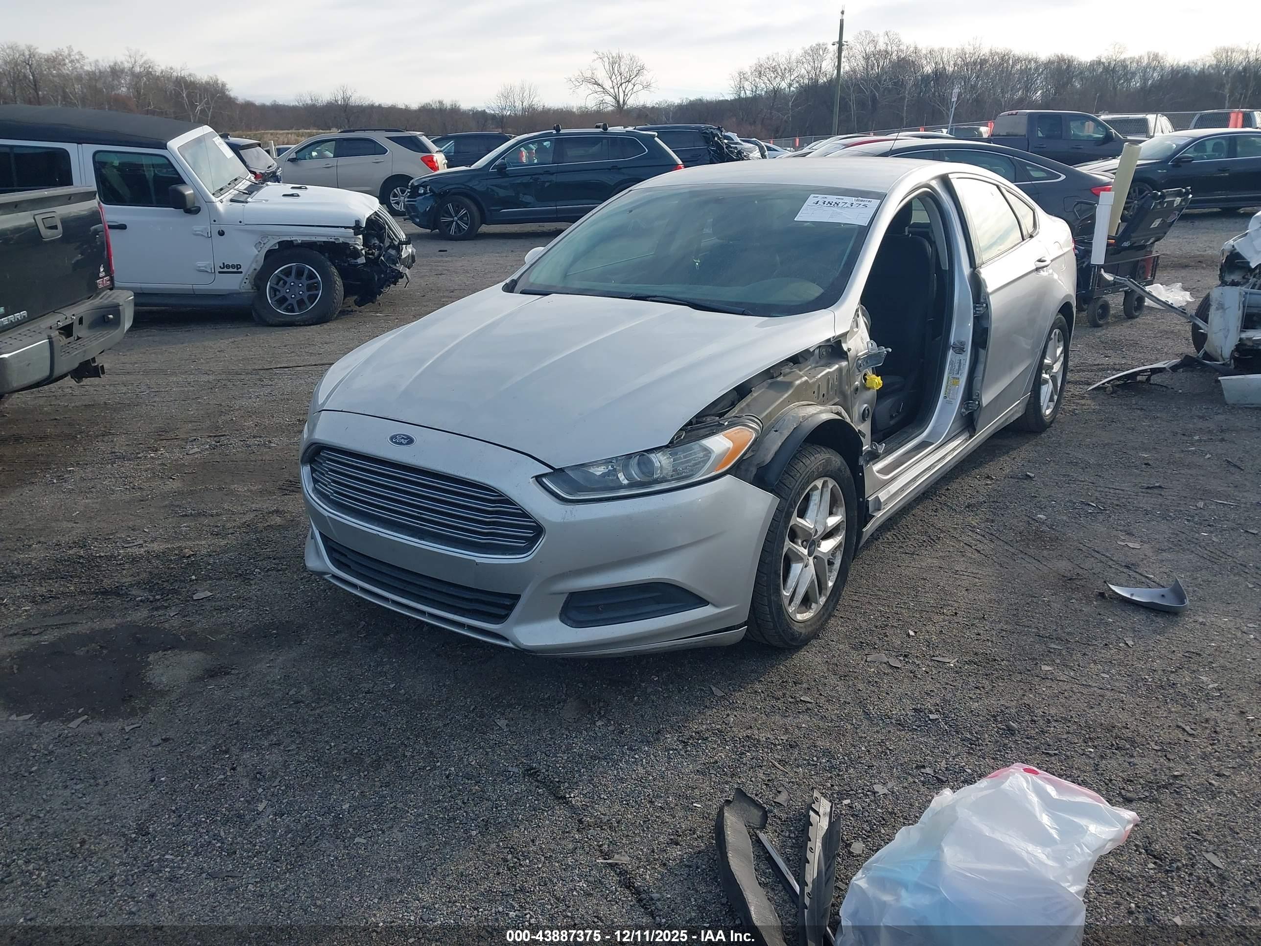 FORD FUSION image 2