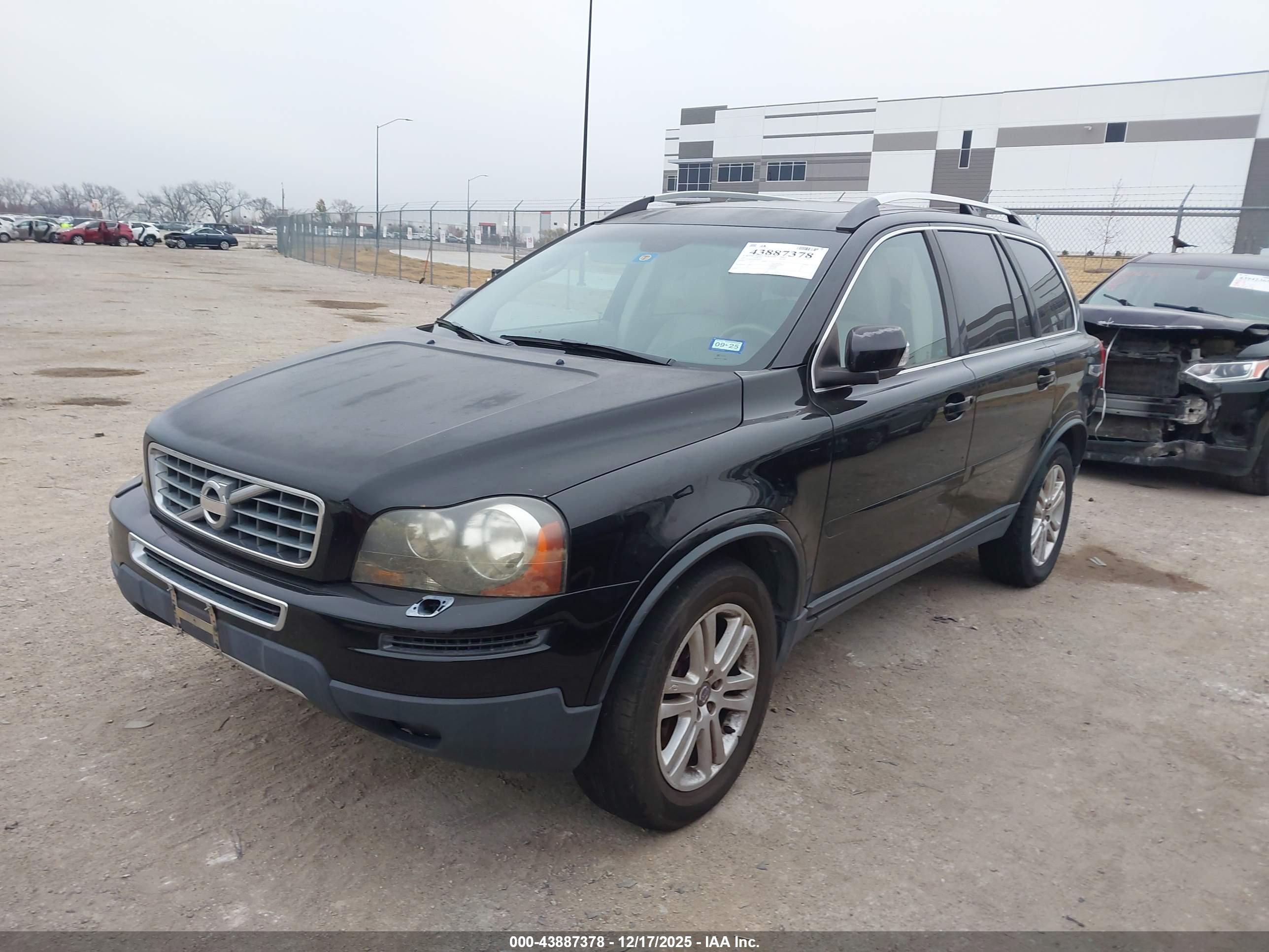 VOLVO XC90 image 2