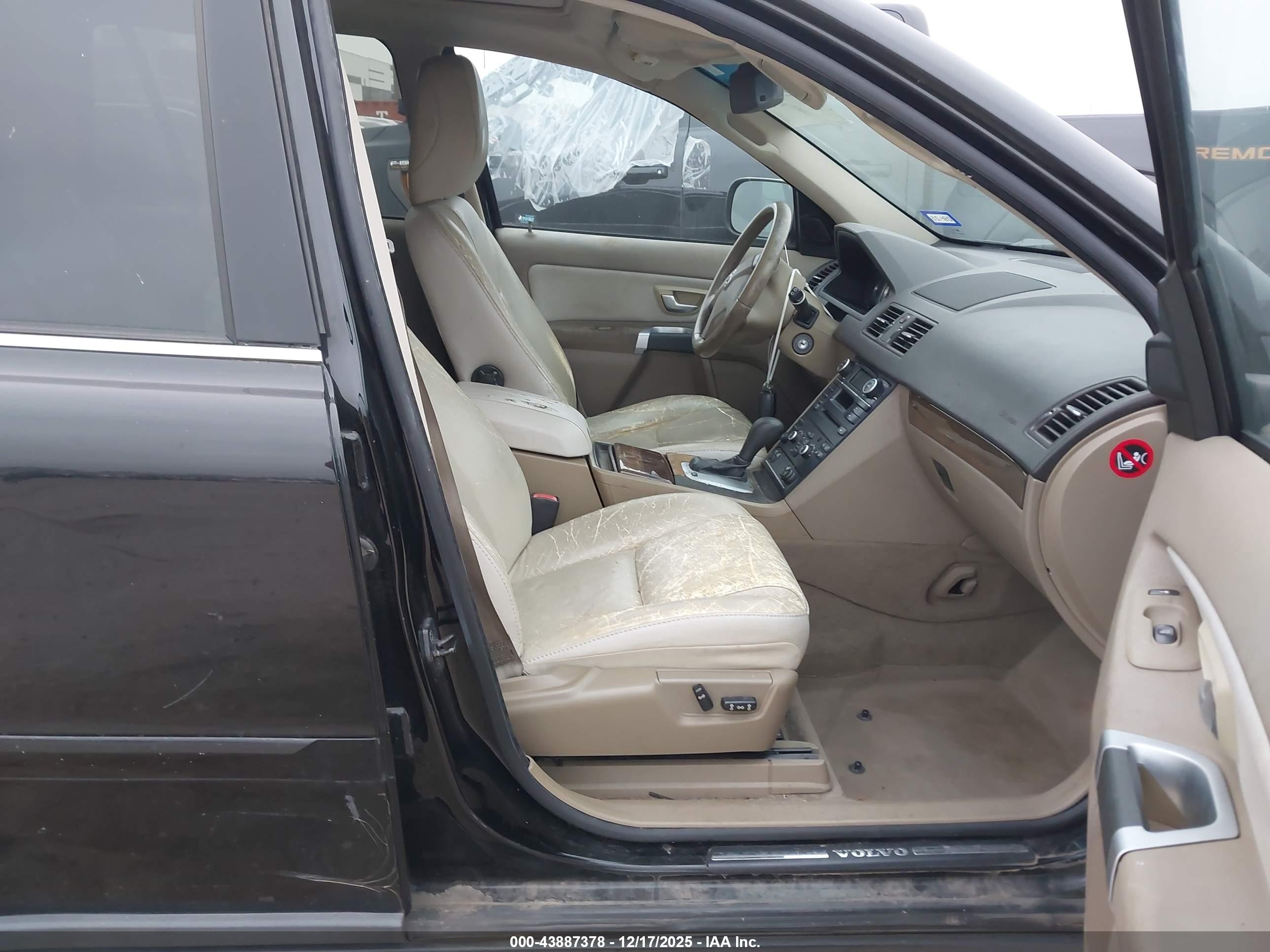 VOLVO XC90 image 5