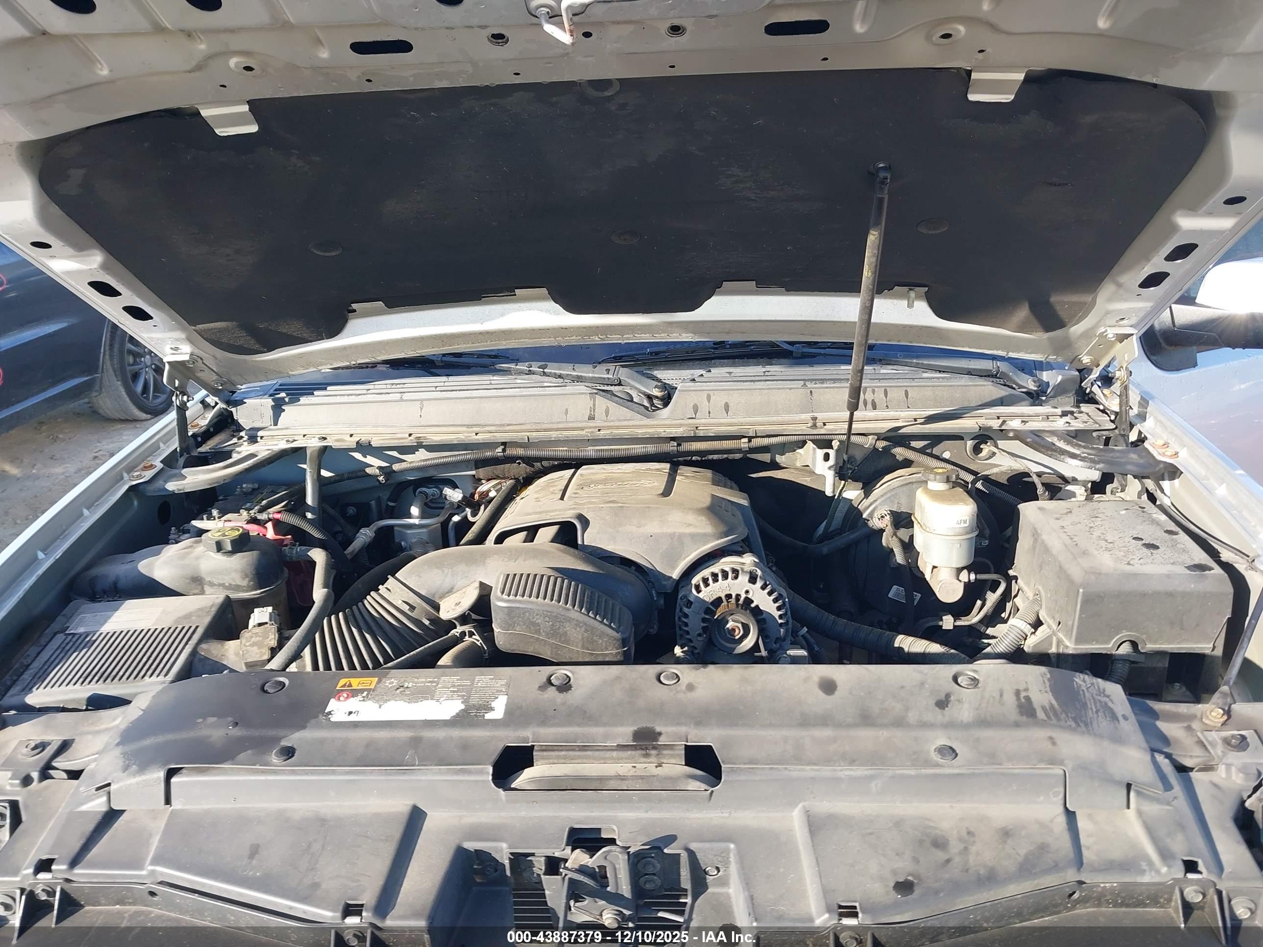 CHEVROLET TAHOE image 10