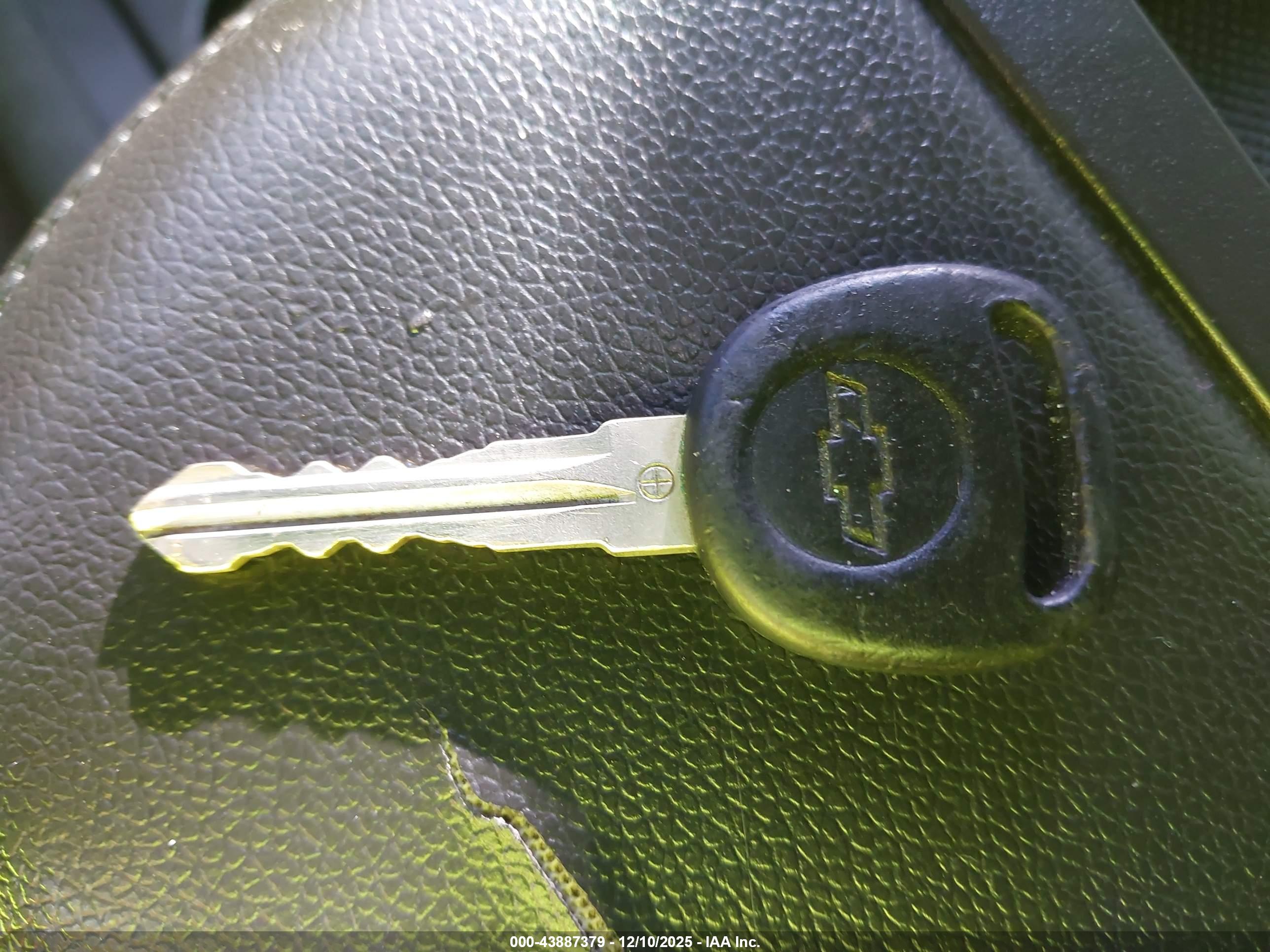 CHEVROLET TAHOE image 11