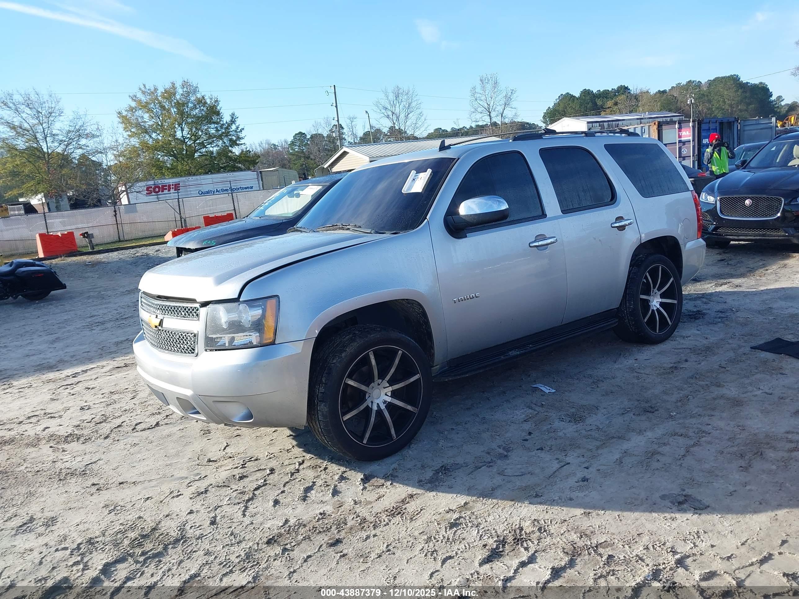 CHEVROLET TAHOE image 2