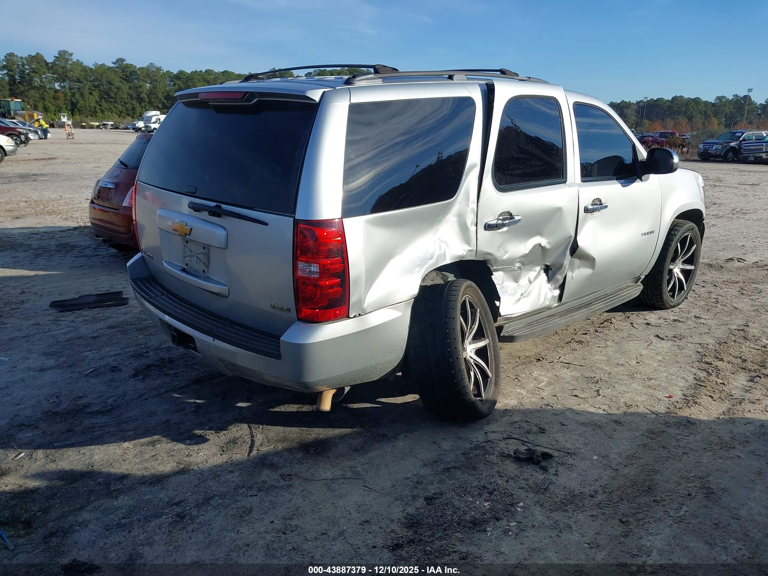 CHEVROLET TAHOE image 4