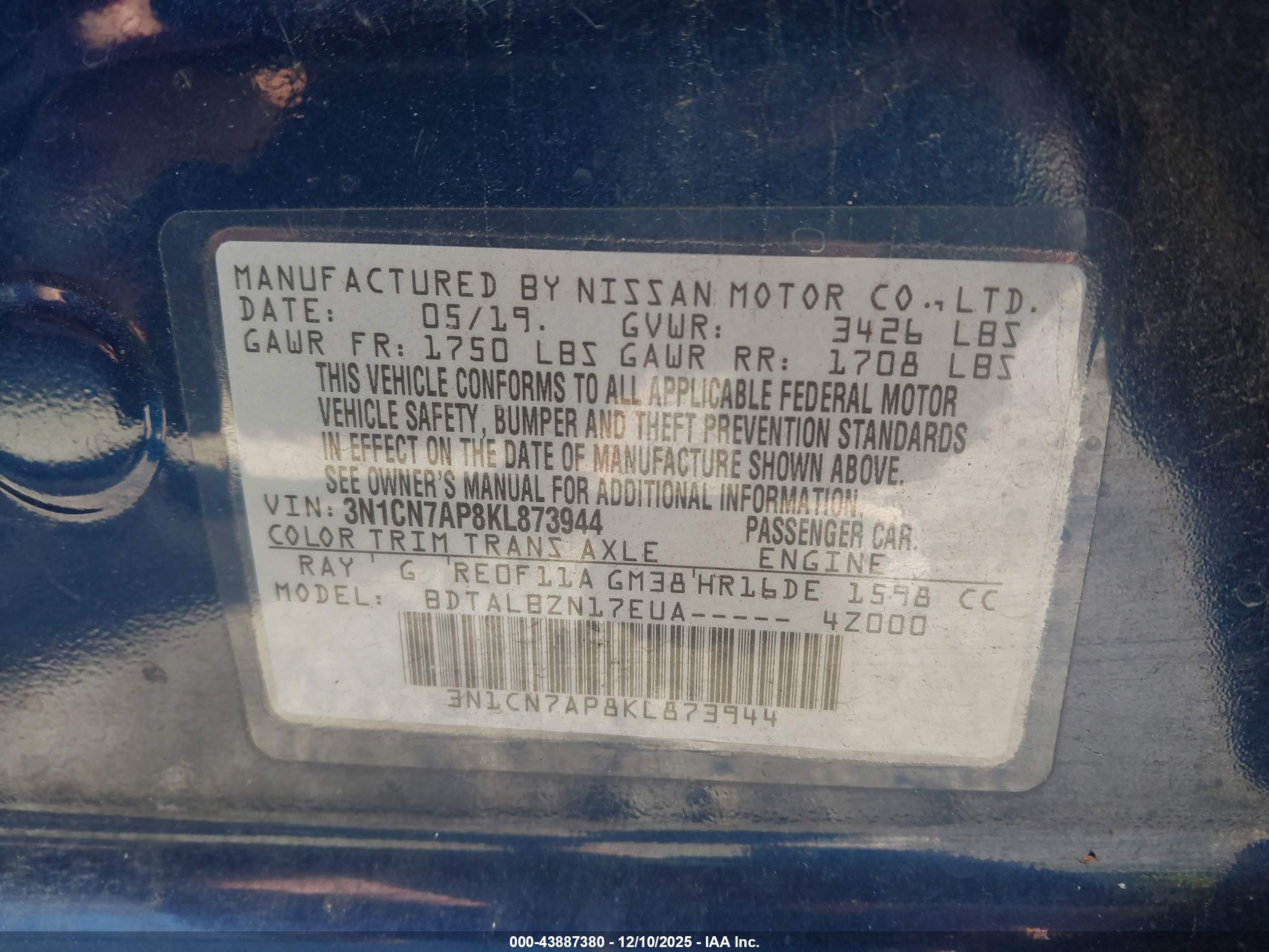 NISSAN VERSA image 9