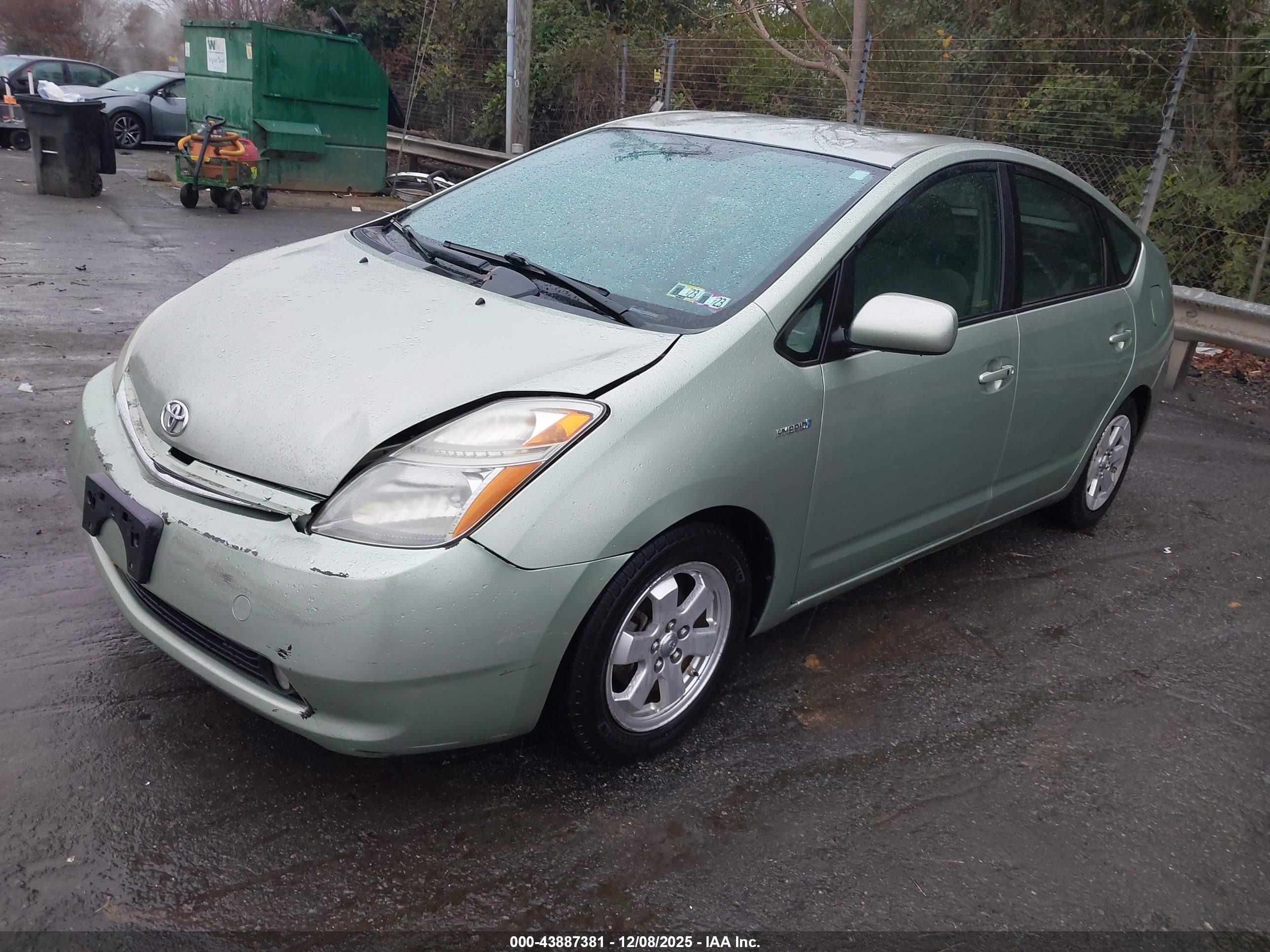 TOYOTA PRIUS image 2