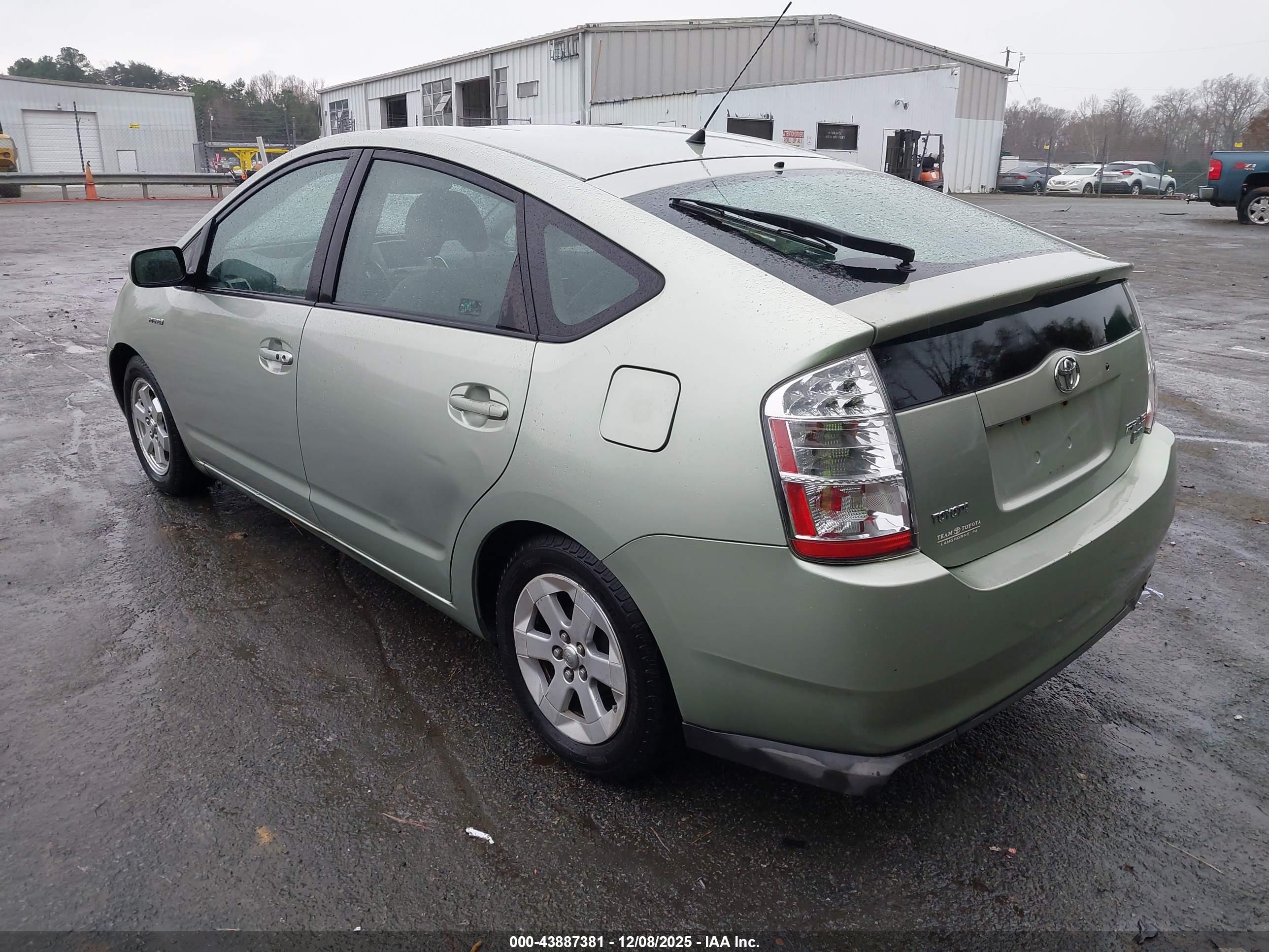 TOYOTA PRIUS image 3