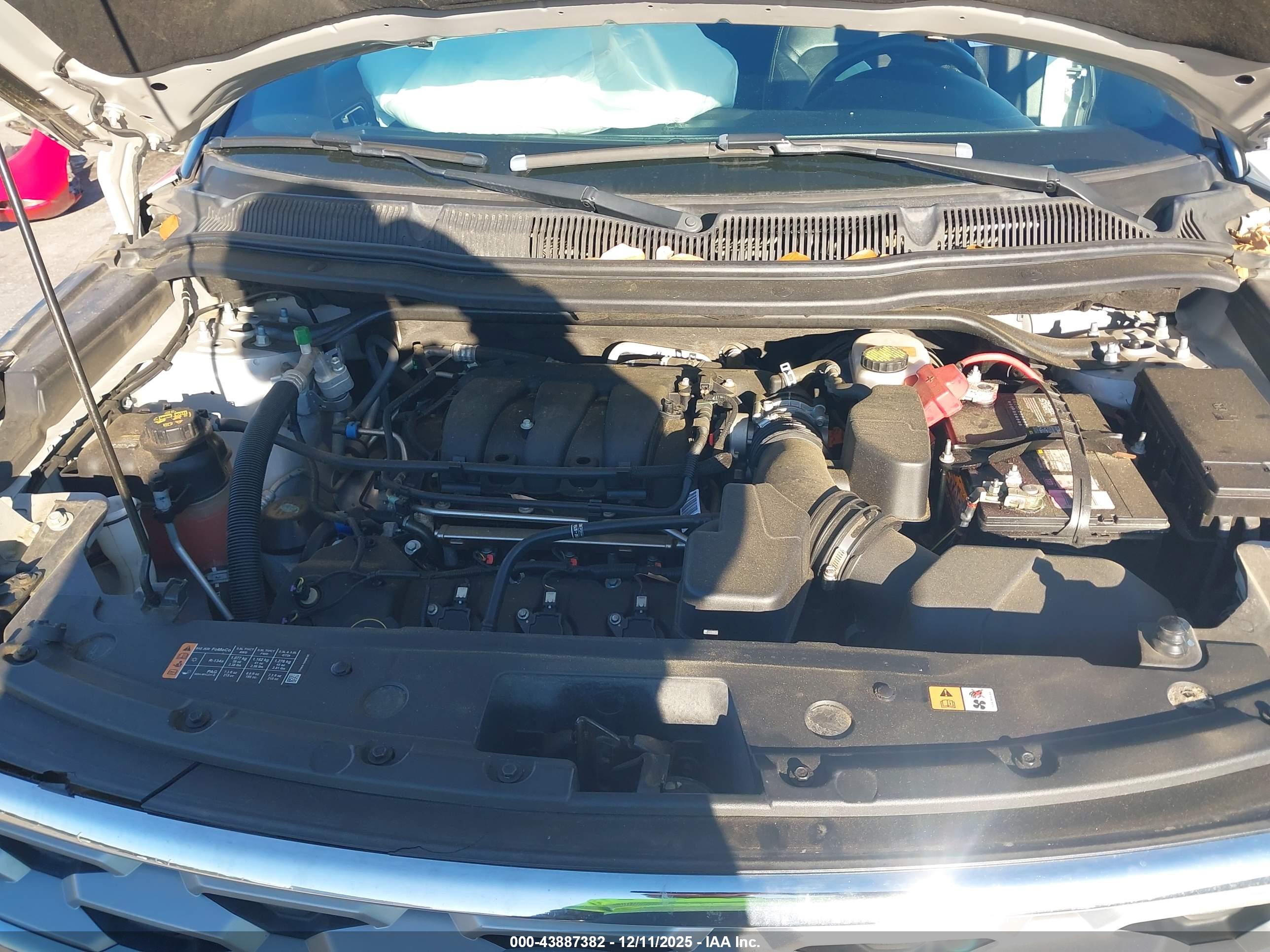 FORD EXPLORER image 10