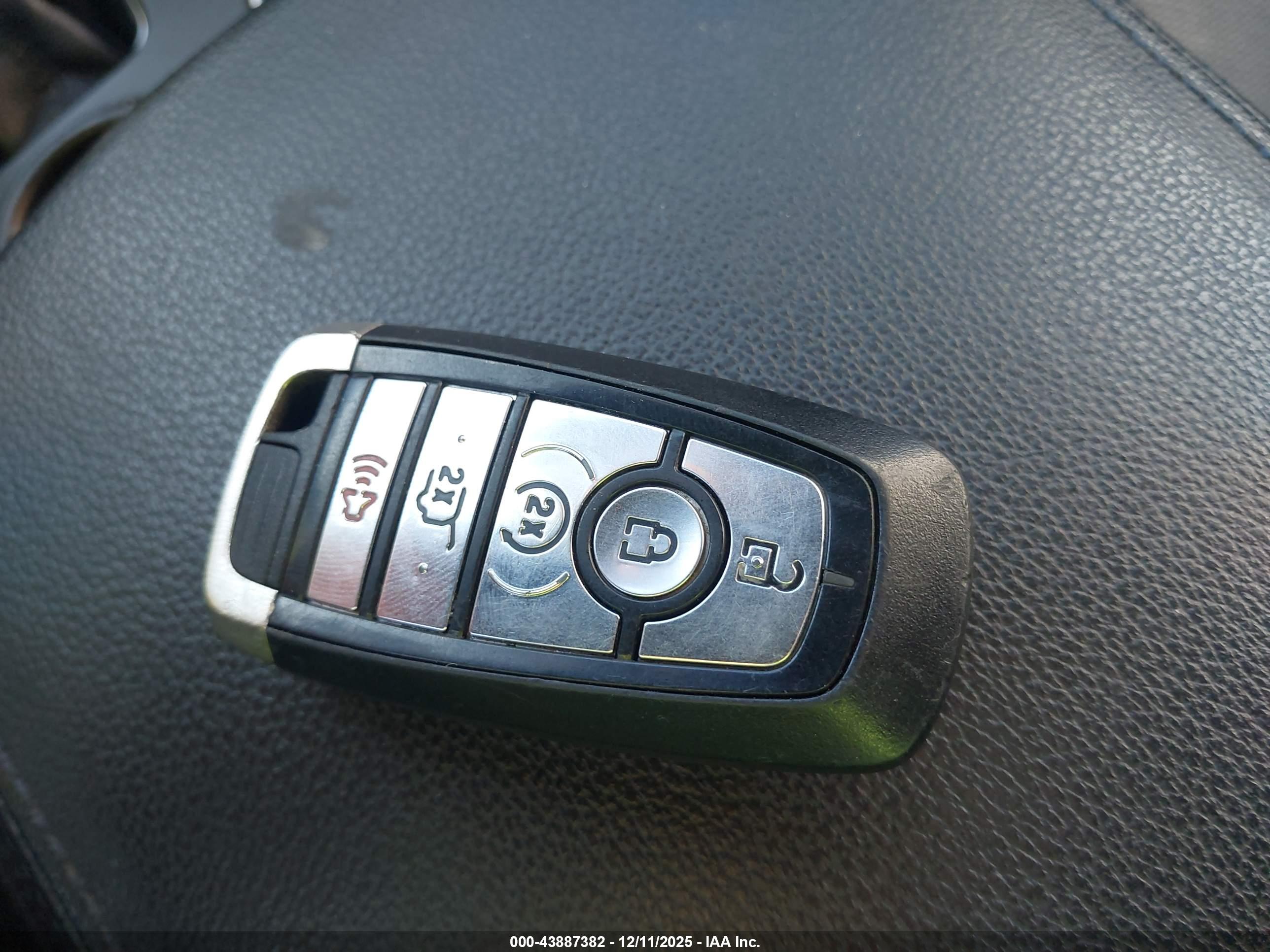 FORD EXPLORER image 11