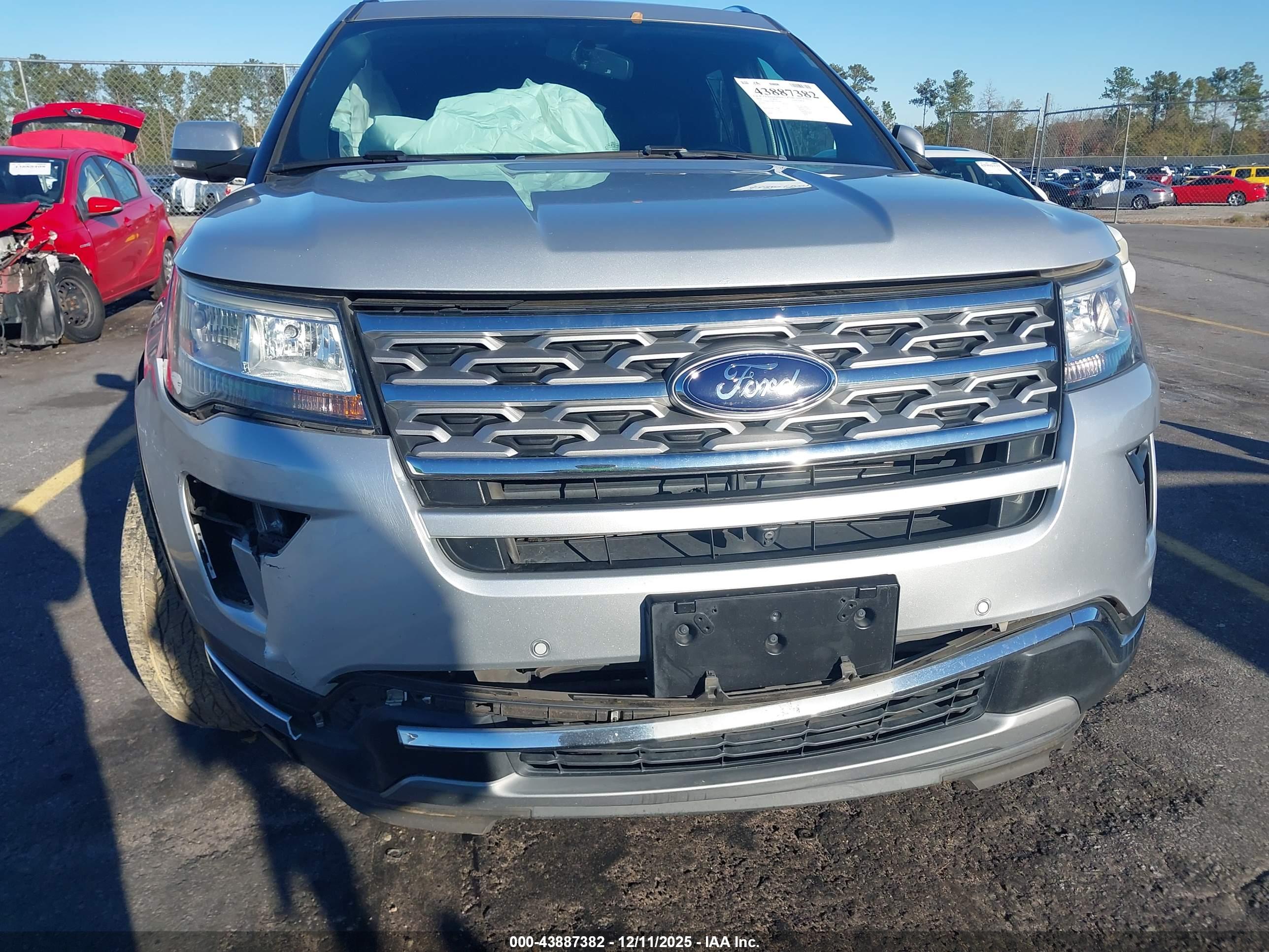 FORD EXPLORER image 6