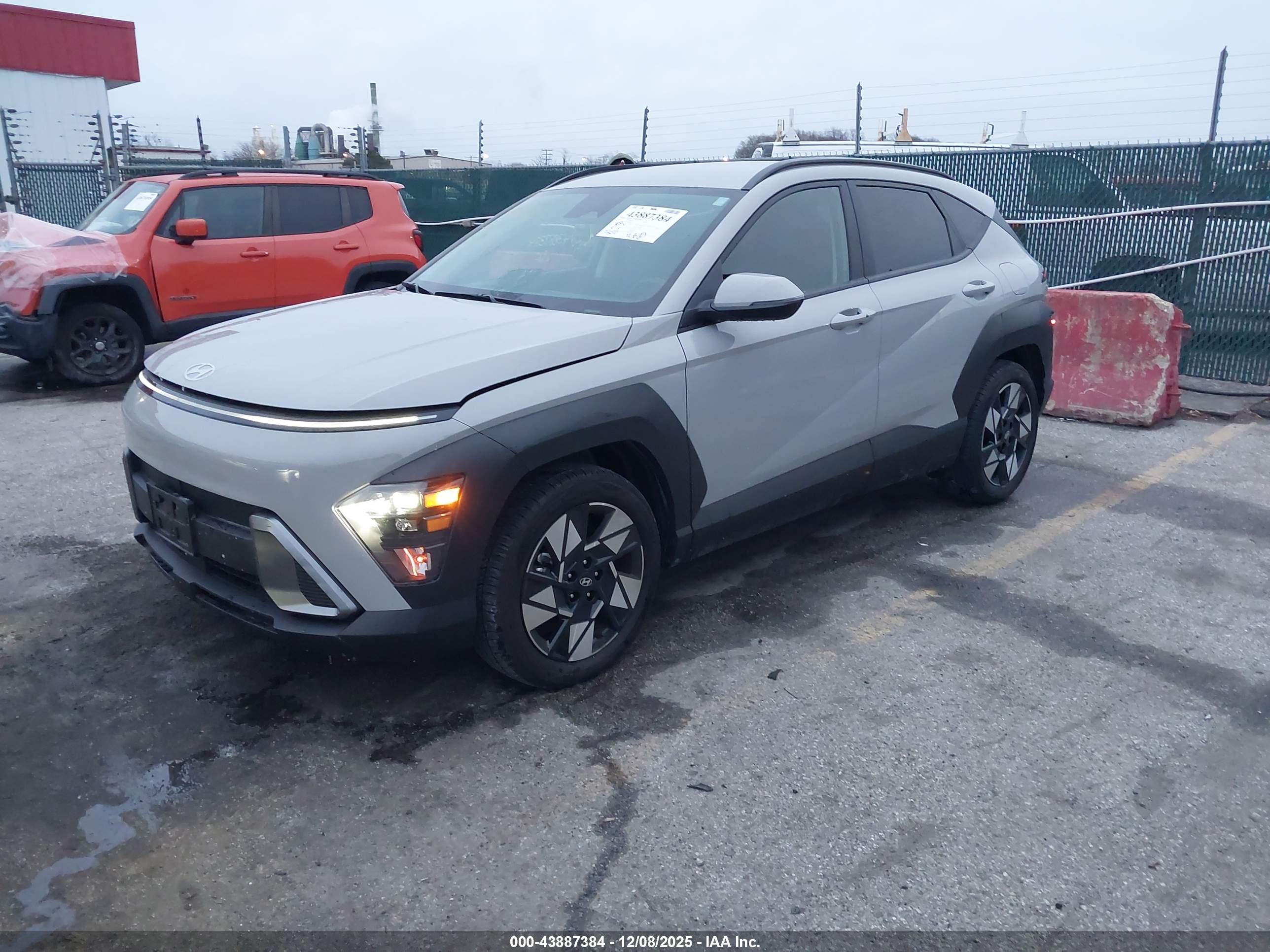 HYUNDAI KONA image 2