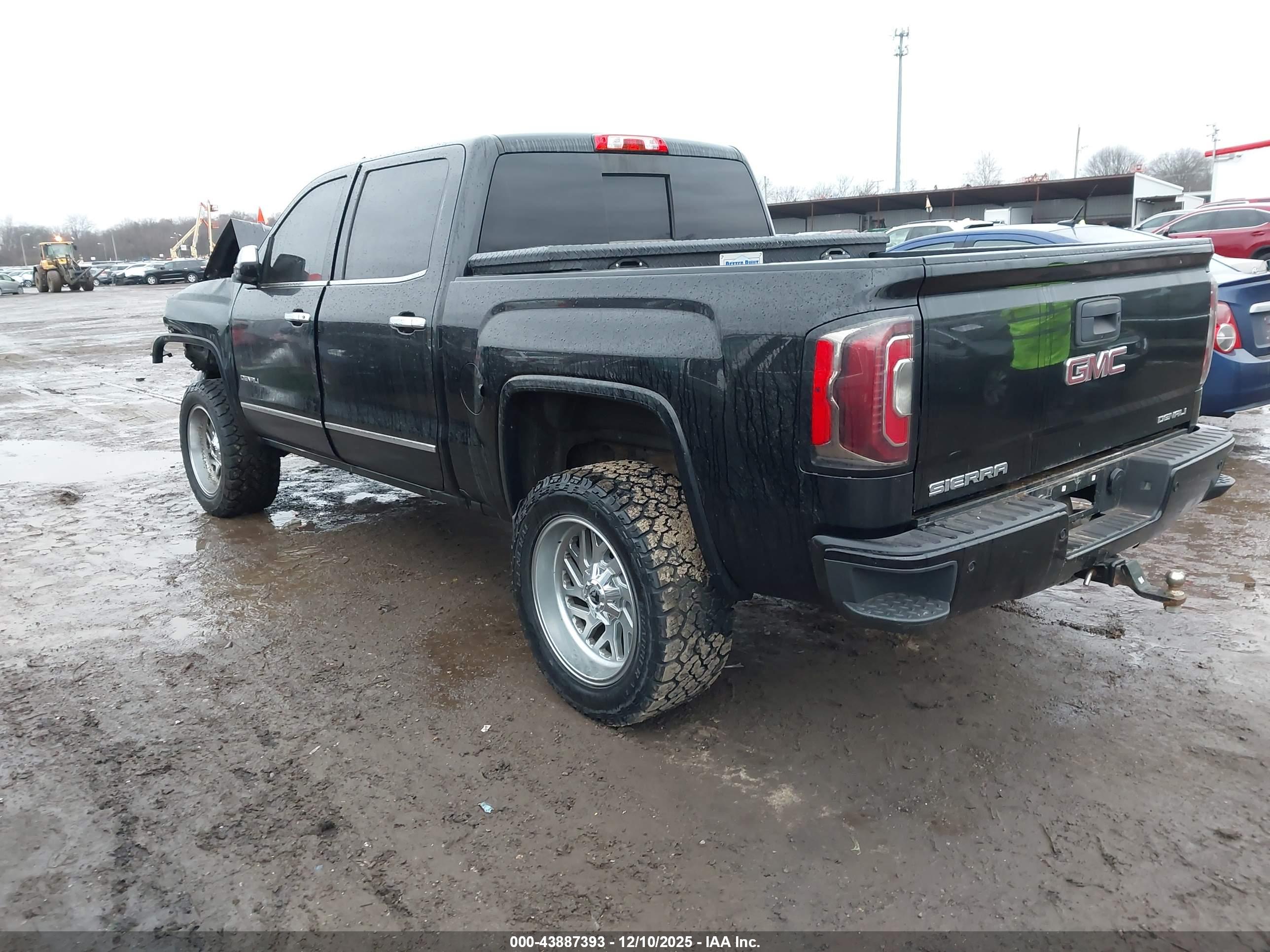 GMC SIERRA image 3