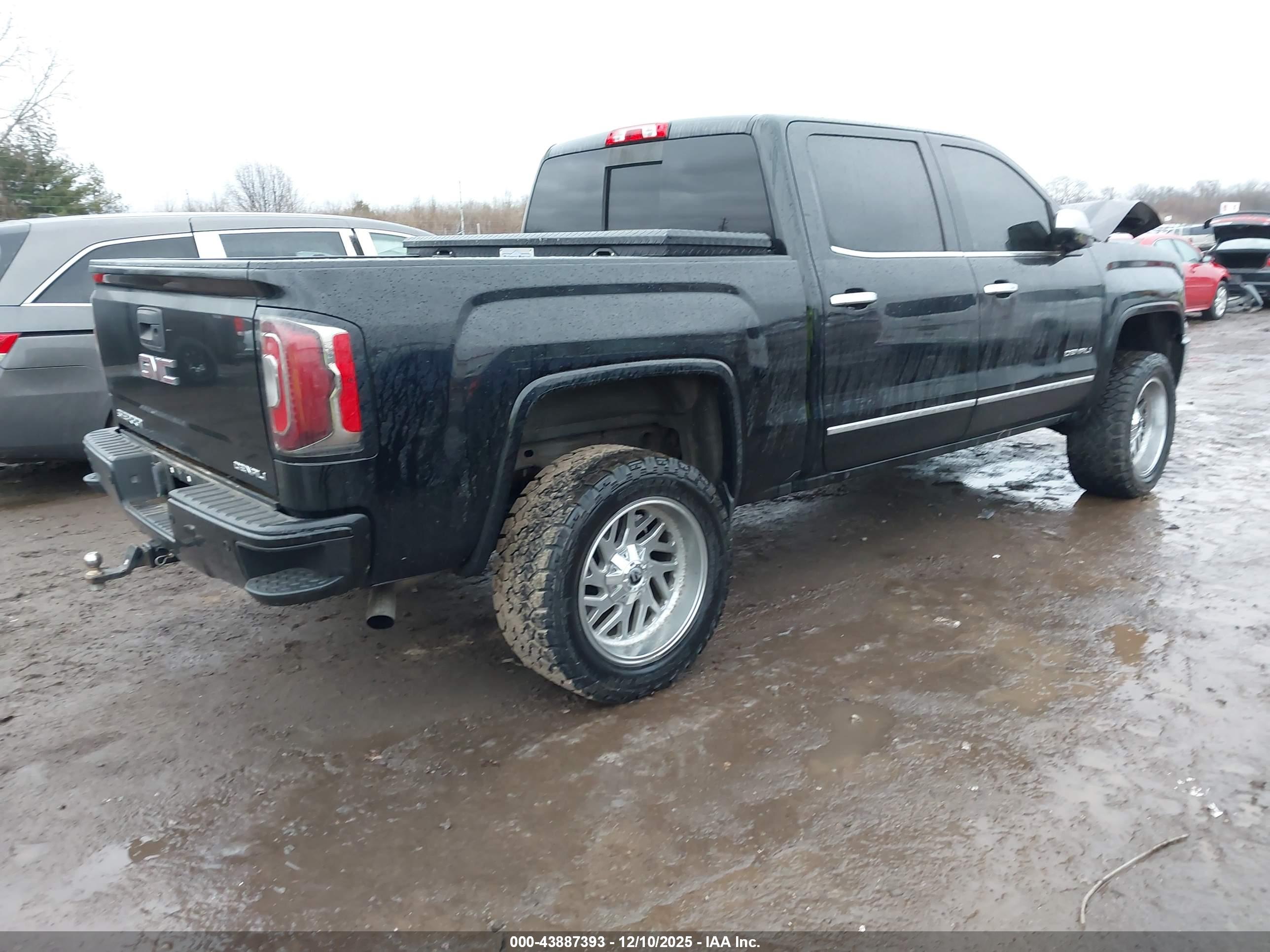 GMC SIERRA image 4