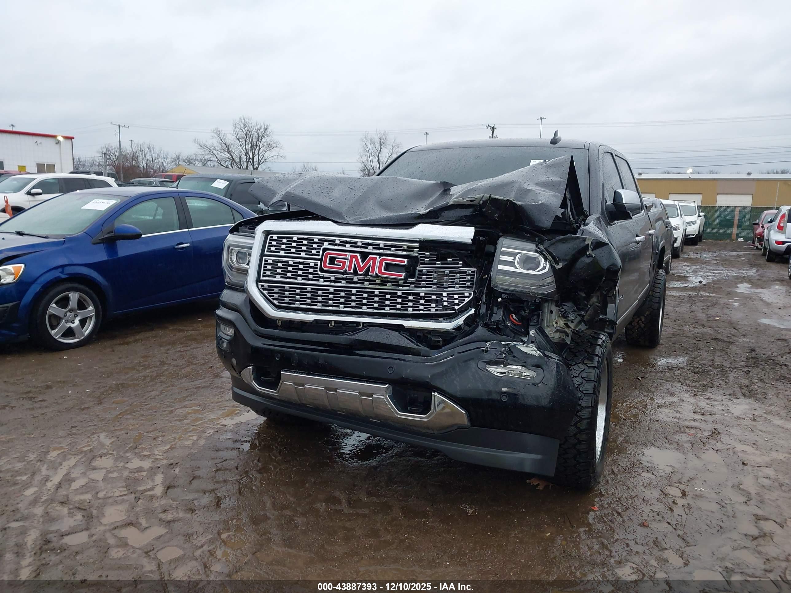 GMC SIERRA image 6