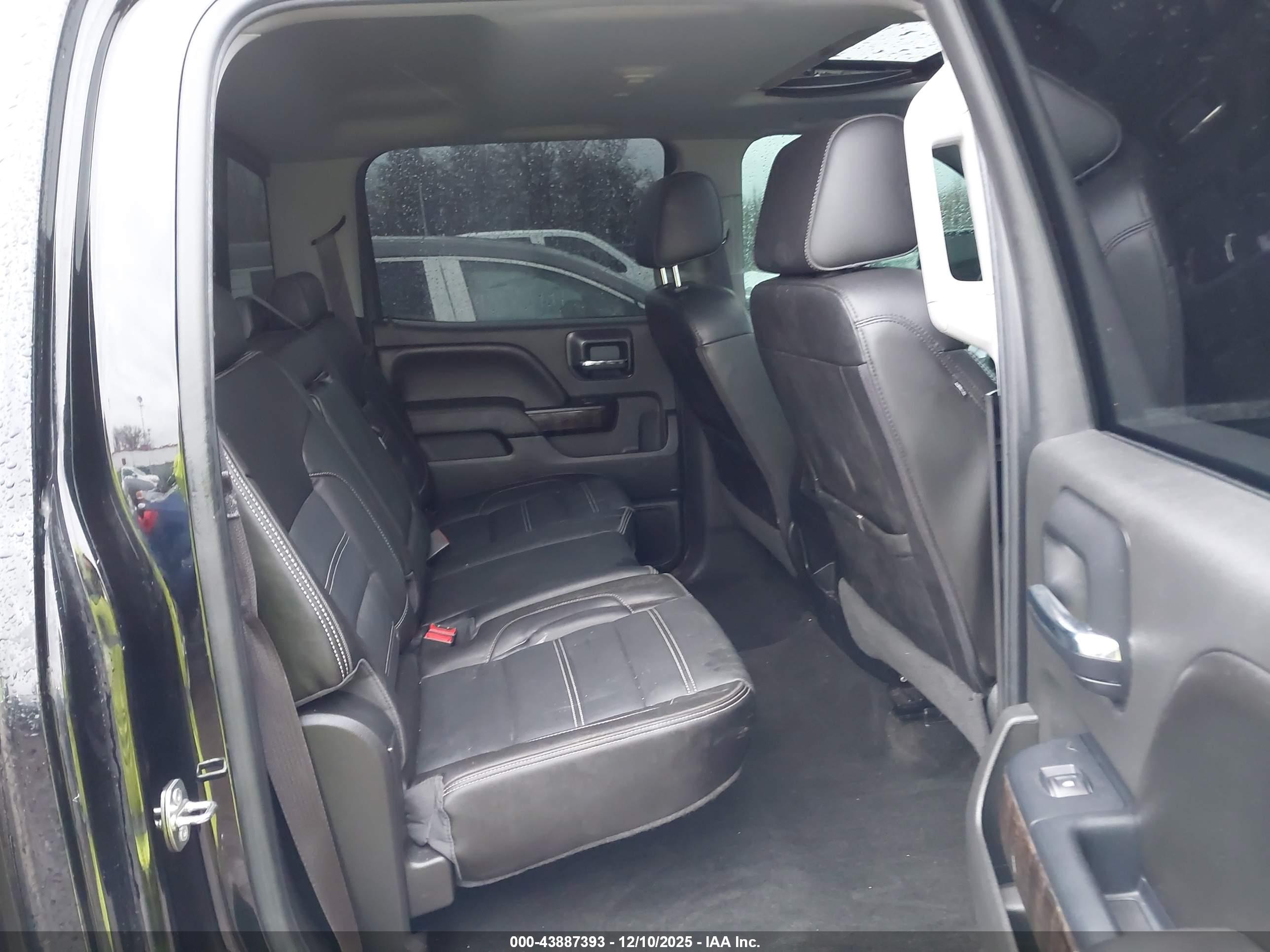 GMC SIERRA image 8