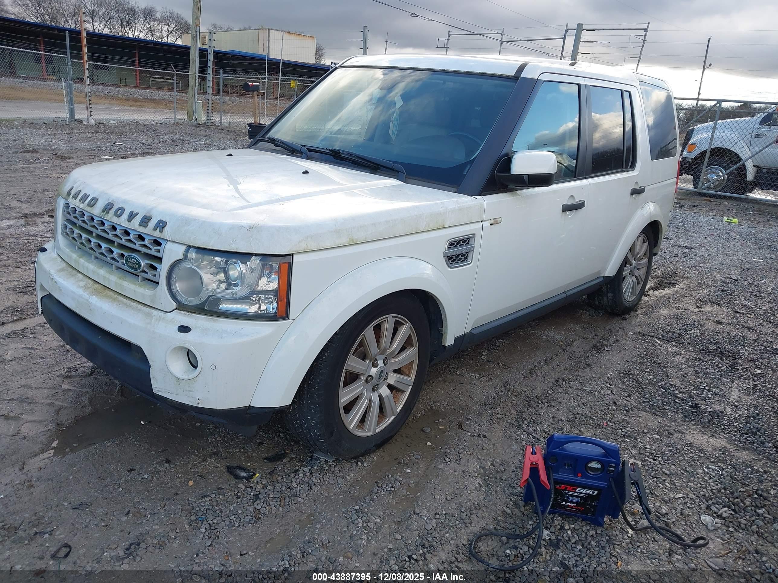LAND ROVER image 2