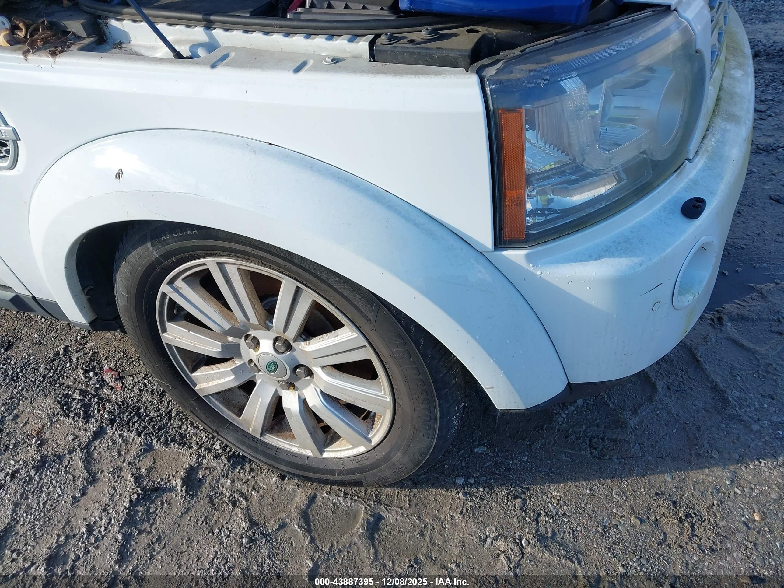 LAND ROVER image 6