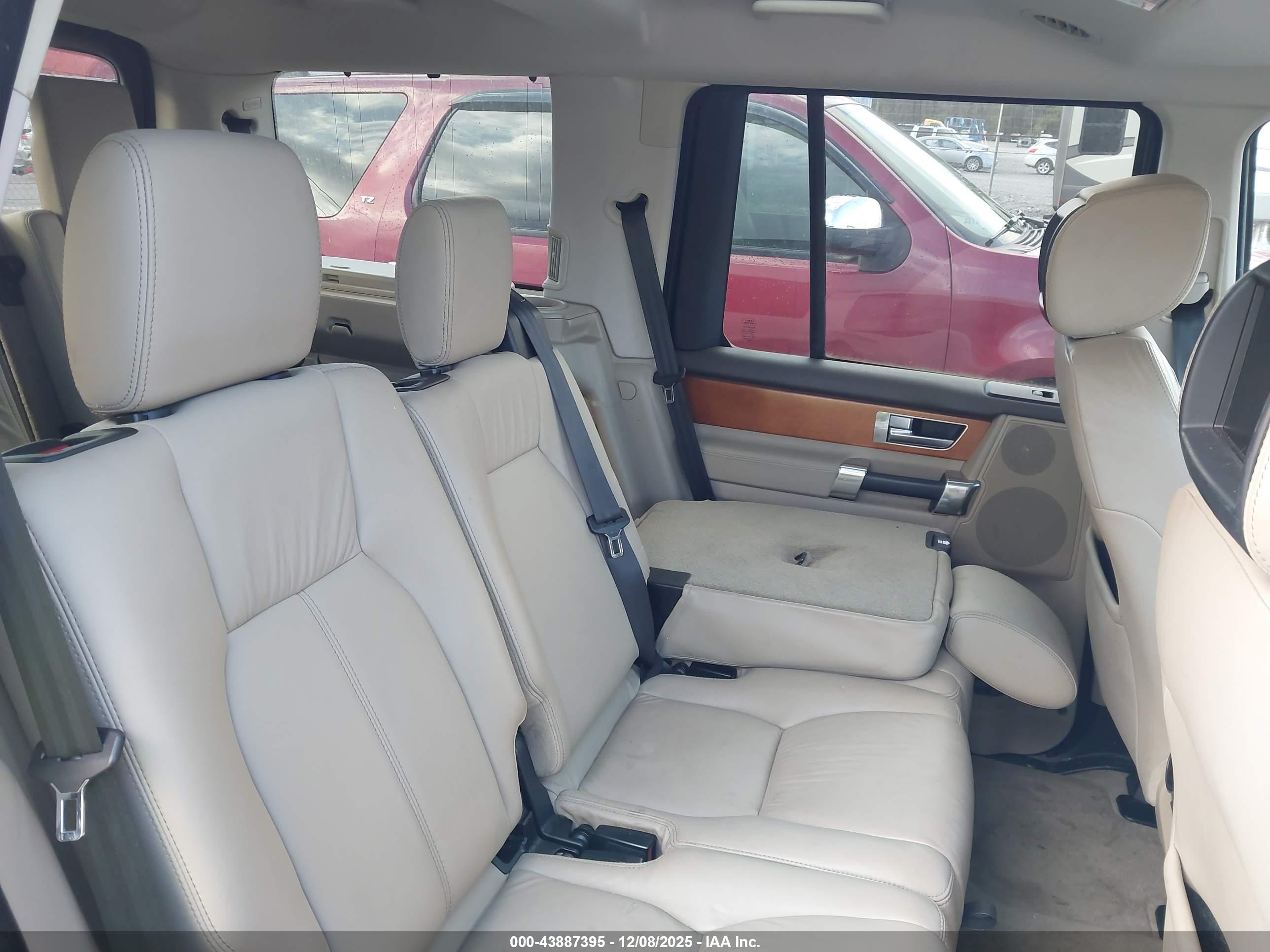 LAND ROVER image 8