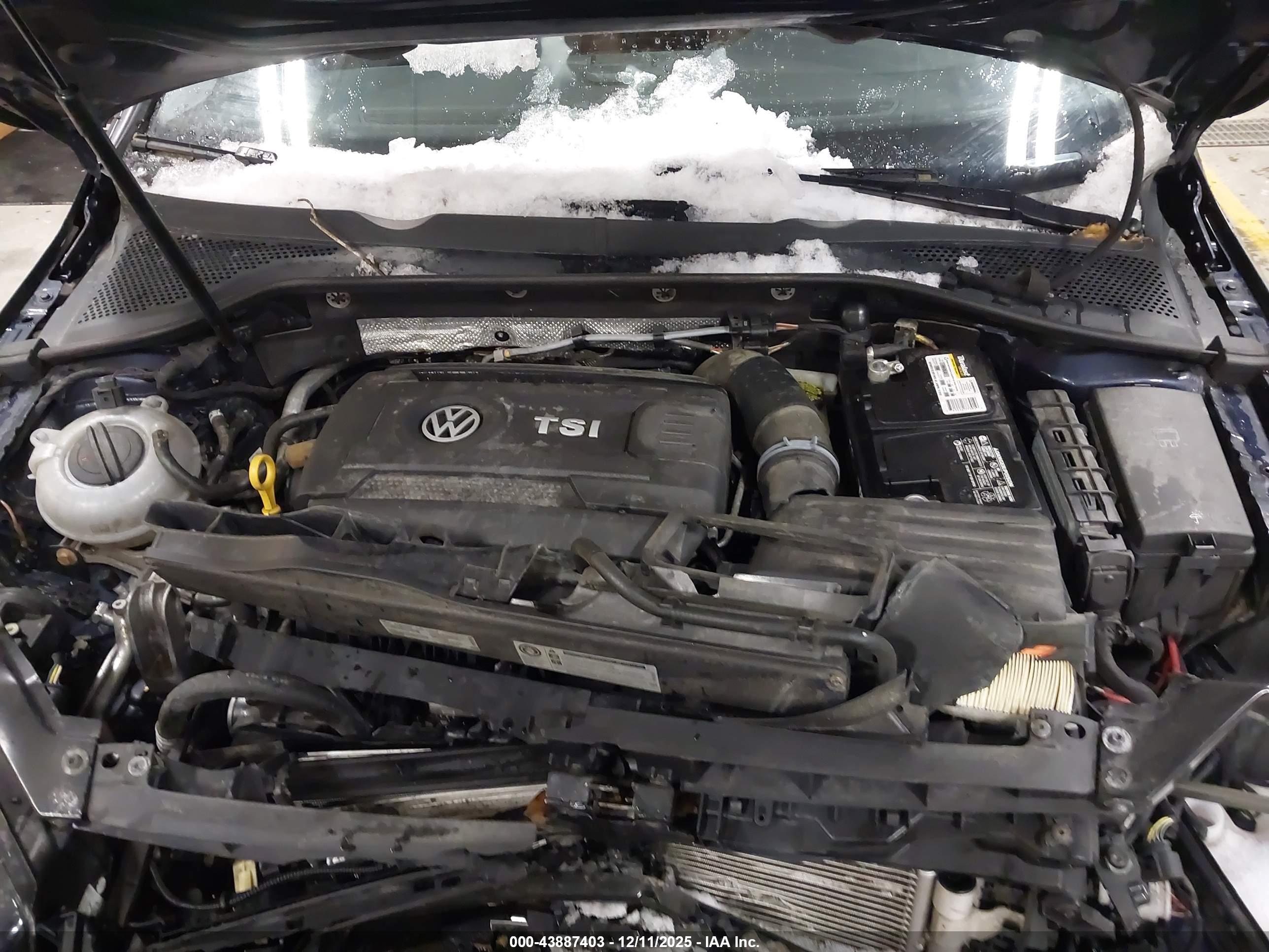 VOLKSWAGEN GOLF image 10