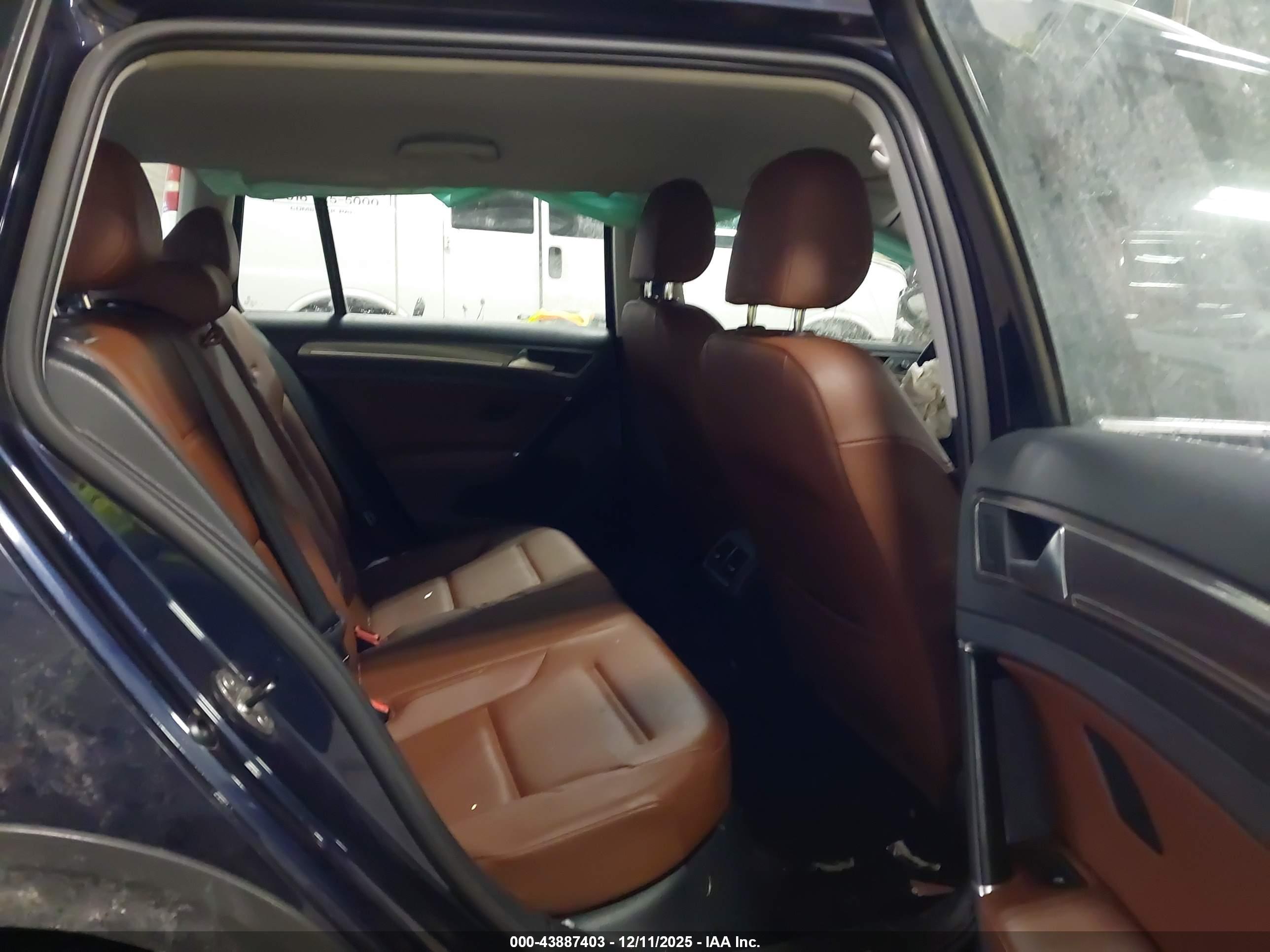 VOLKSWAGEN GOLF image 8
