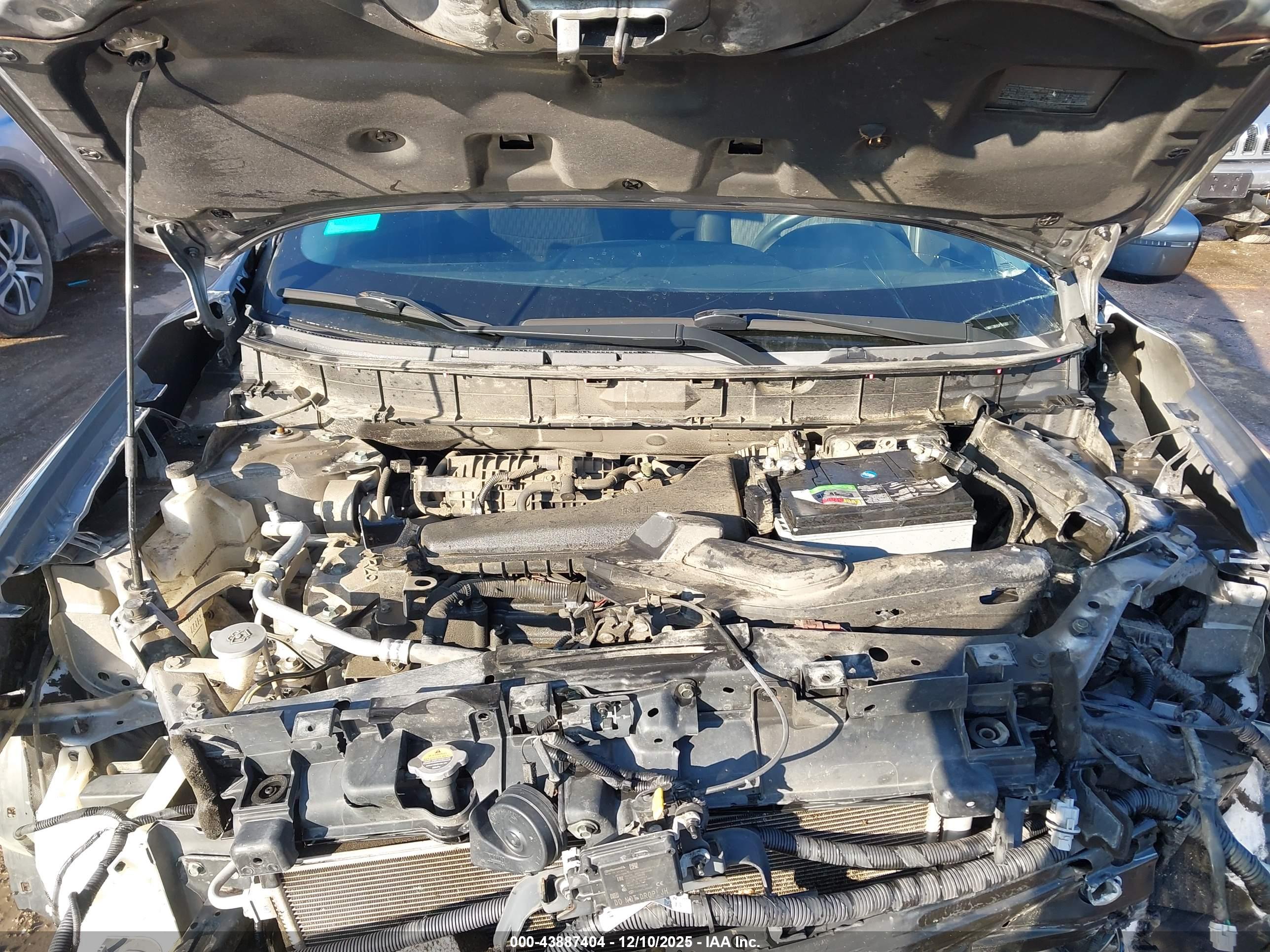 NISSAN ROGUE image 10