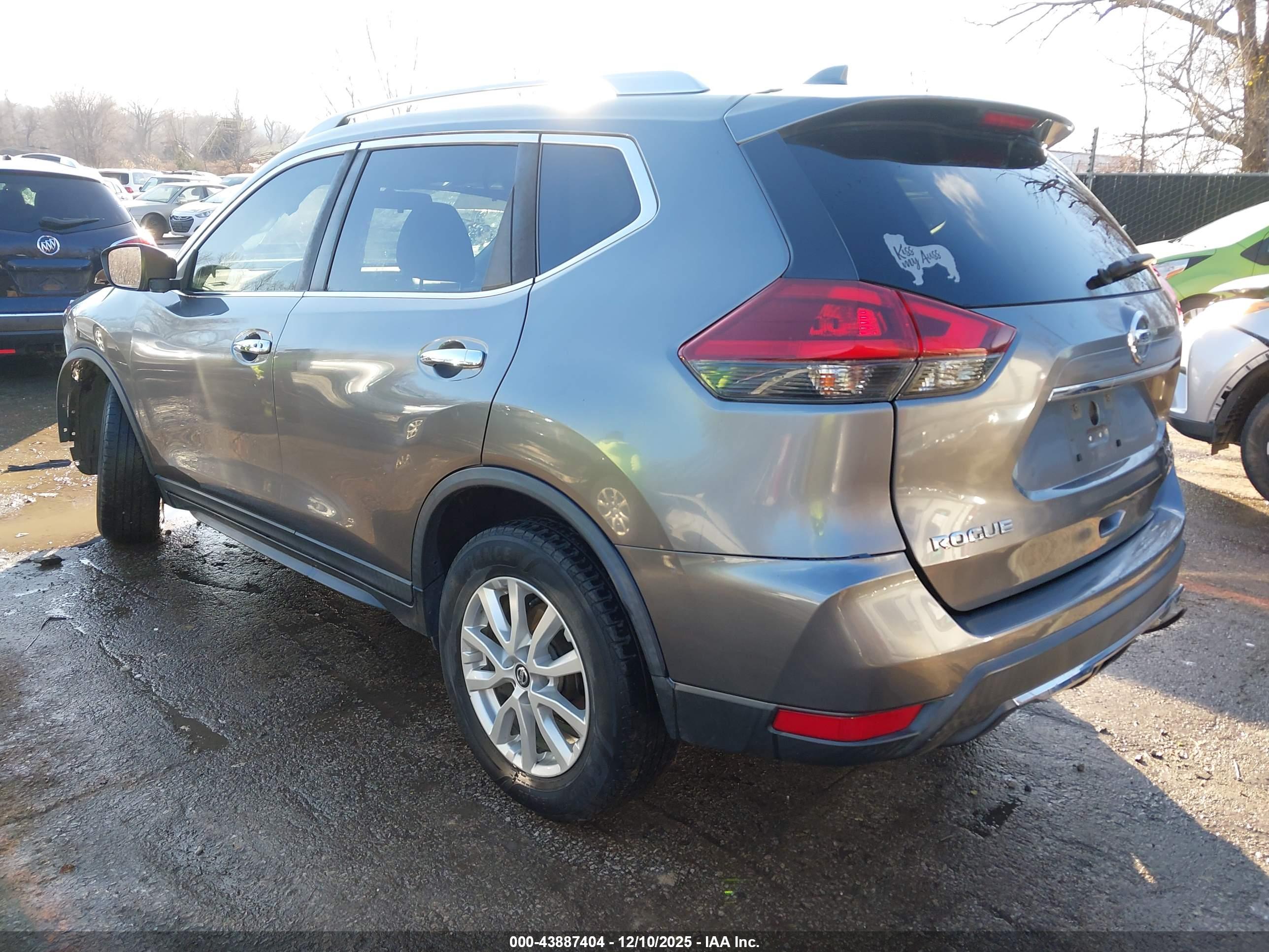 NISSAN ROGUE image 3