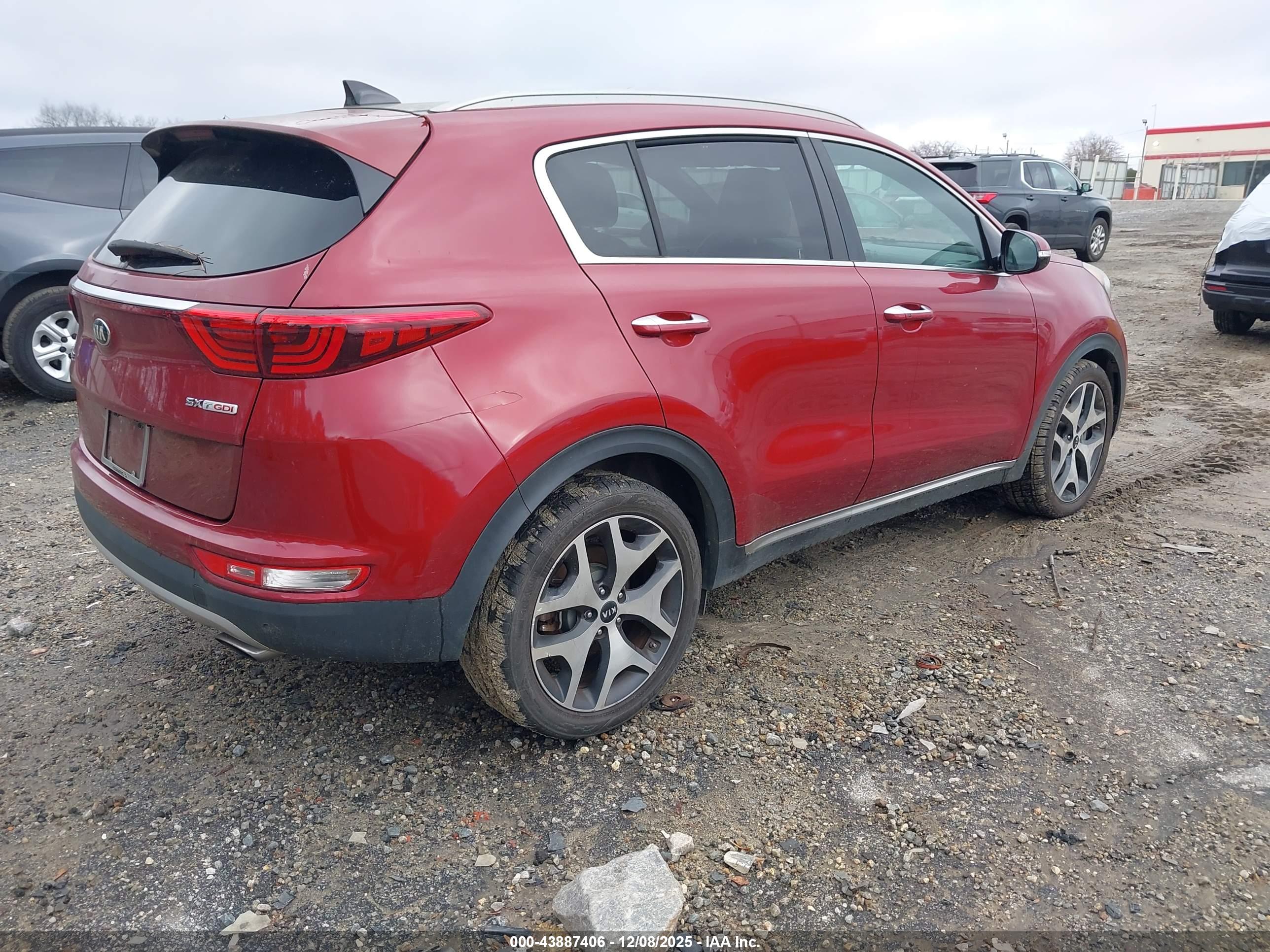 KIA SPORTAGE image 4