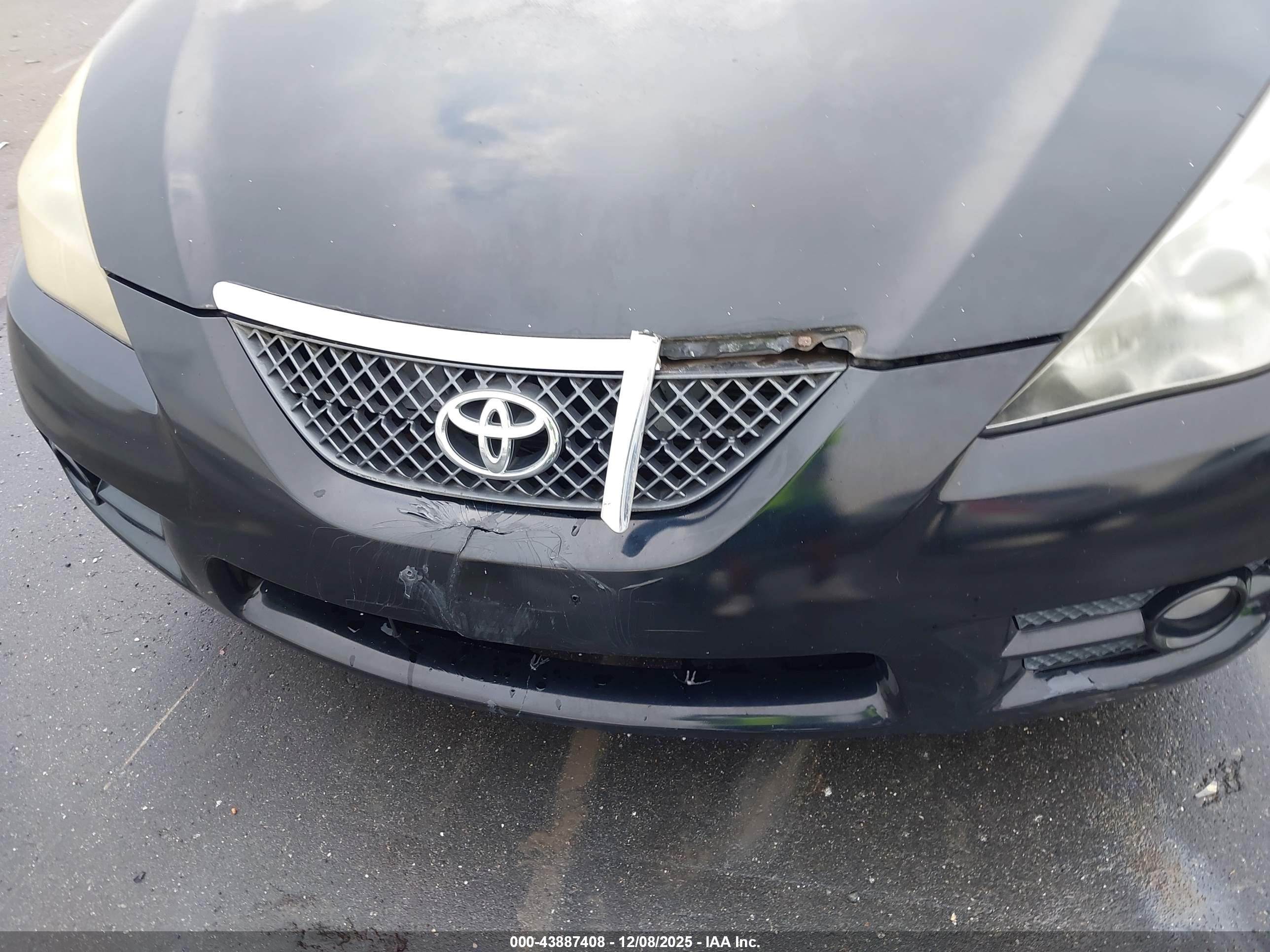 TOYOTA CAMRY image 6