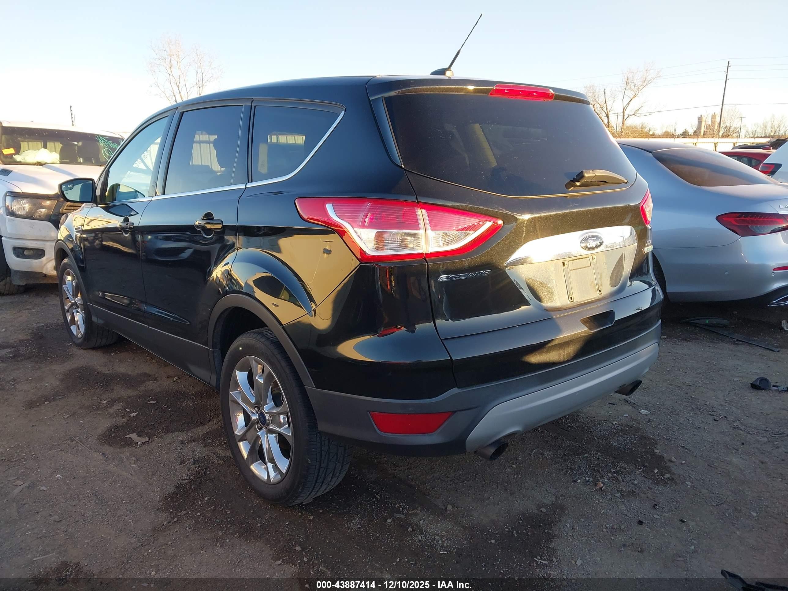 FORD ESCAPE image 3