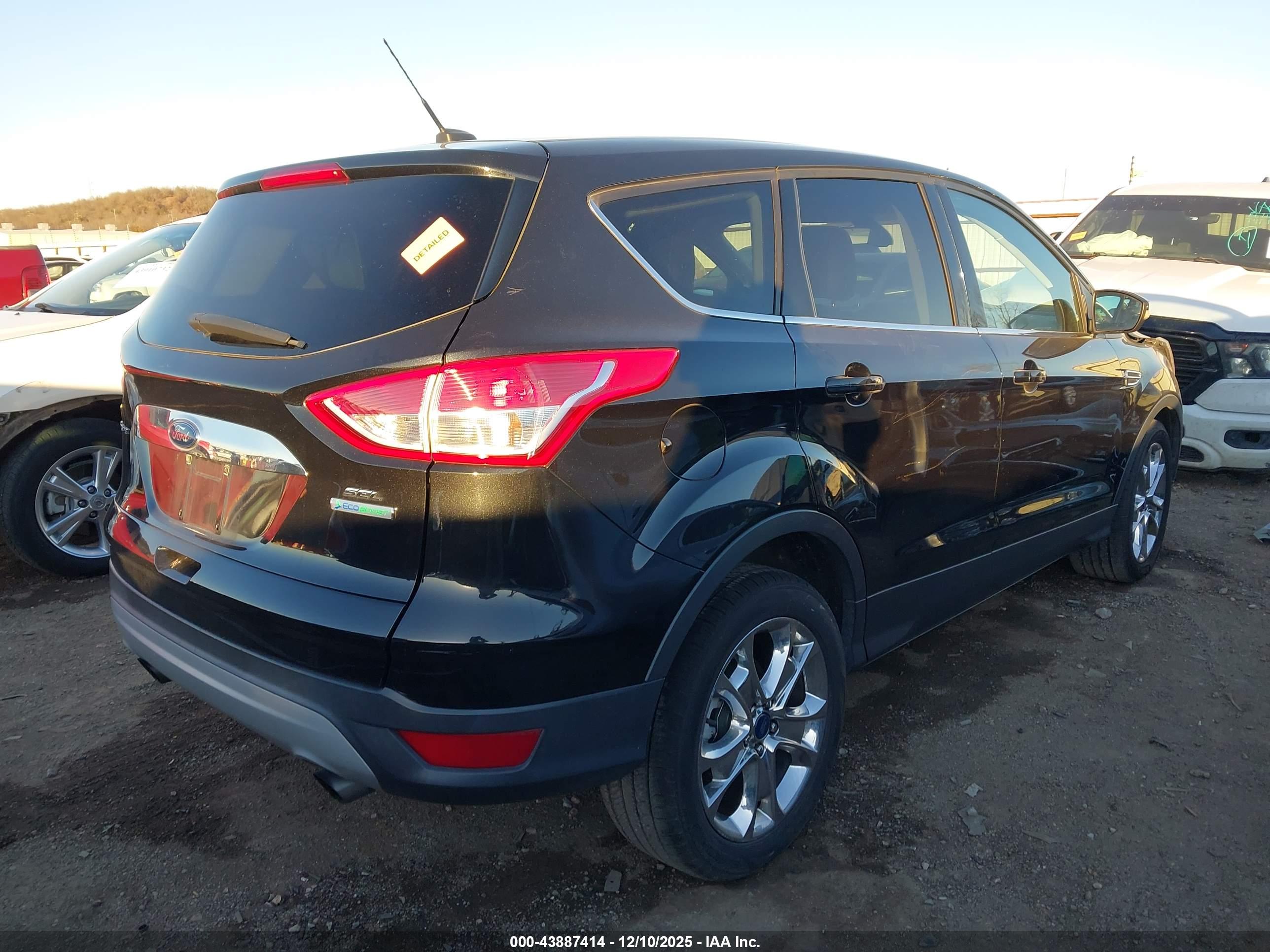 FORD ESCAPE image 4