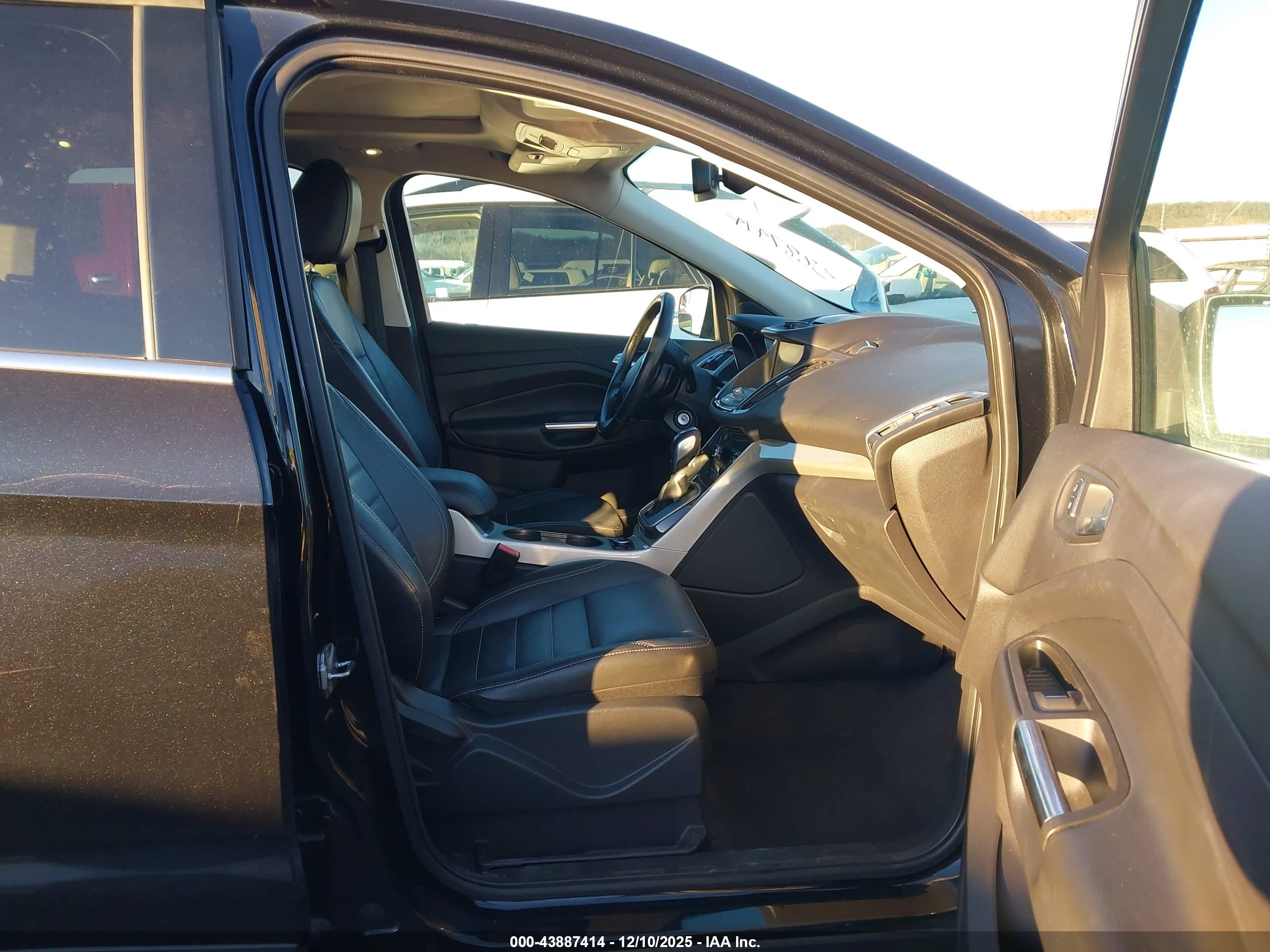 FORD ESCAPE image 5