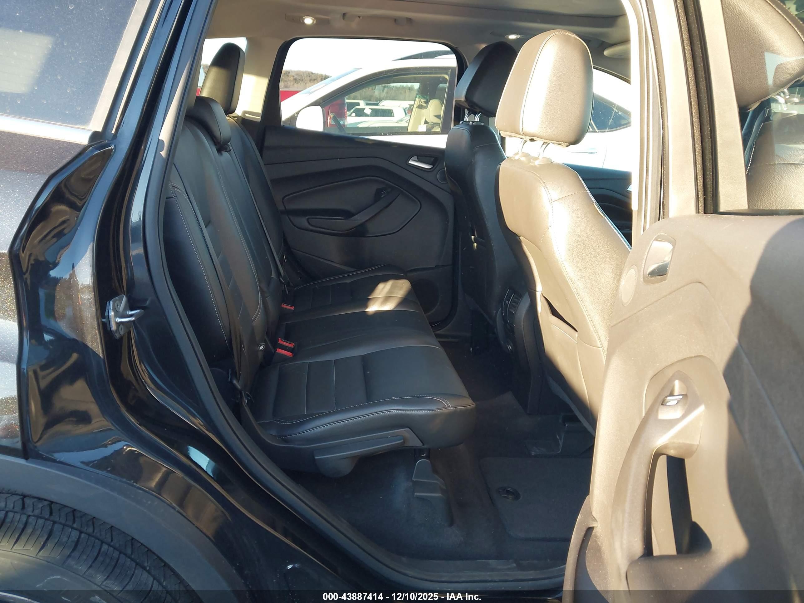 FORD ESCAPE image 8