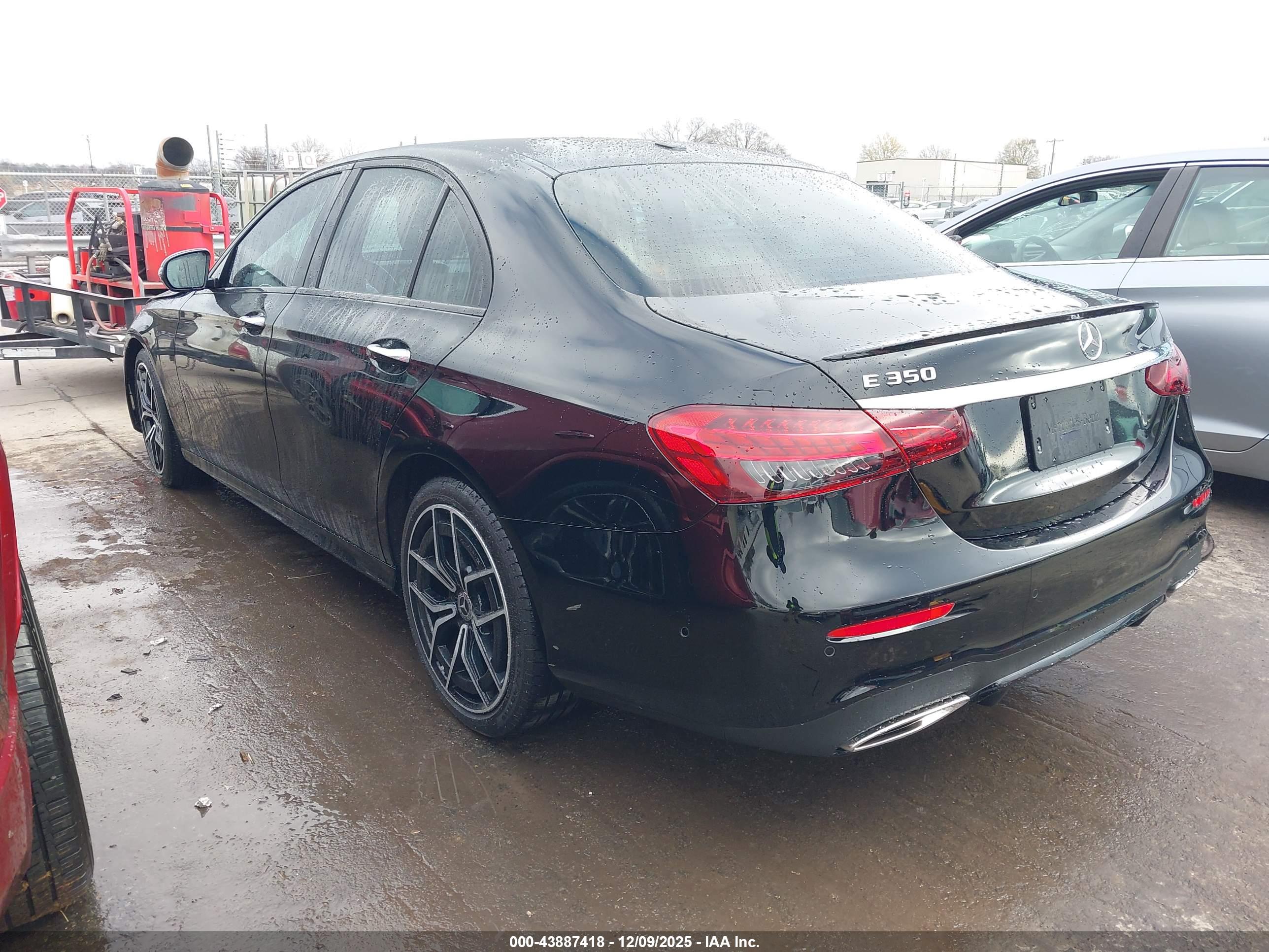 MERCEDES-BENZ E image 3