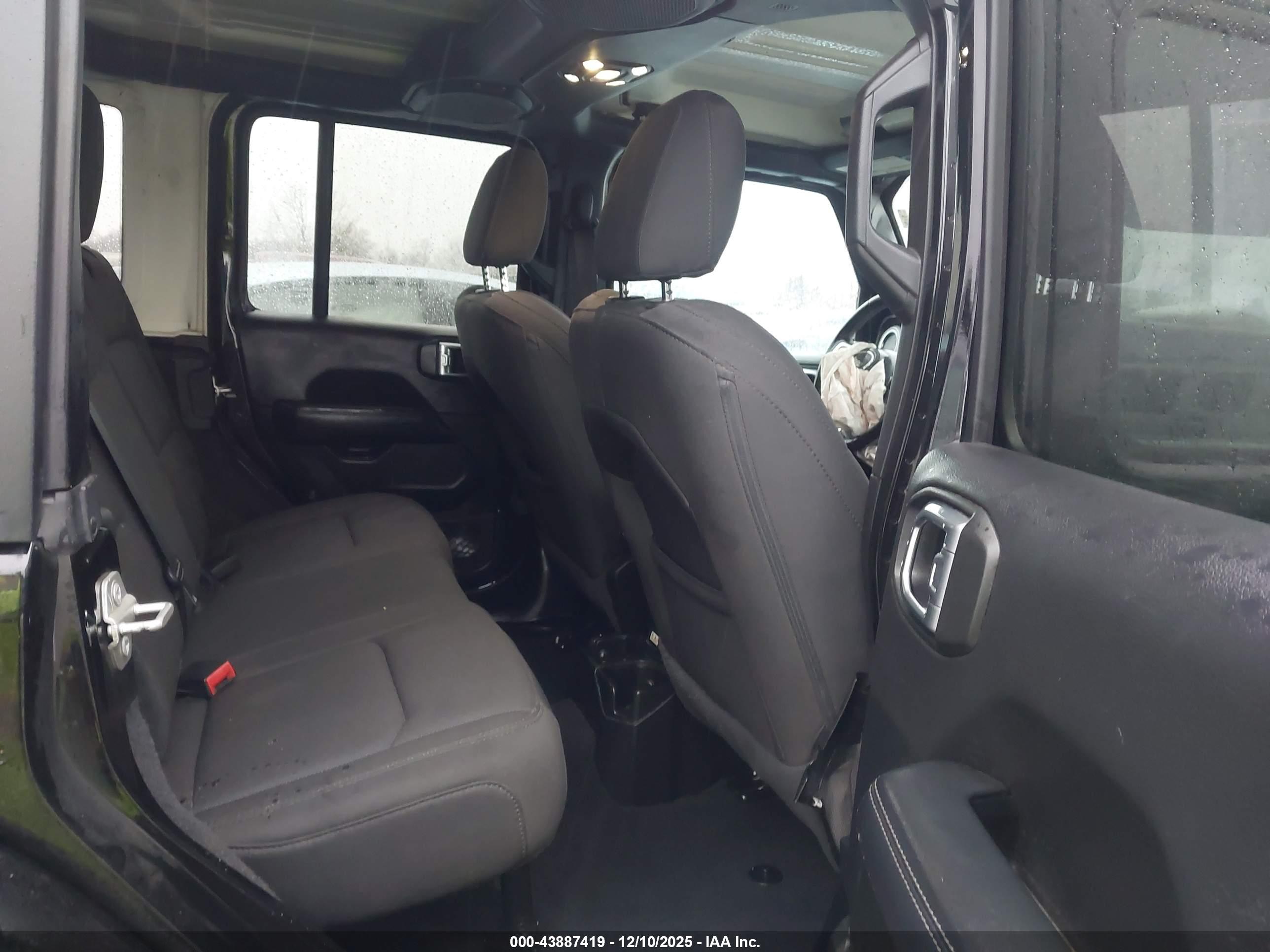 JEEP WRANGLER image 8