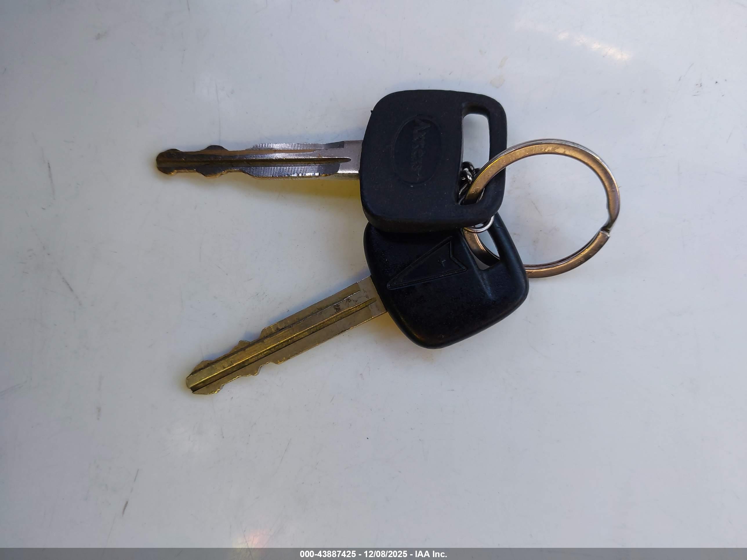 PONTIAC VIBE image 11
