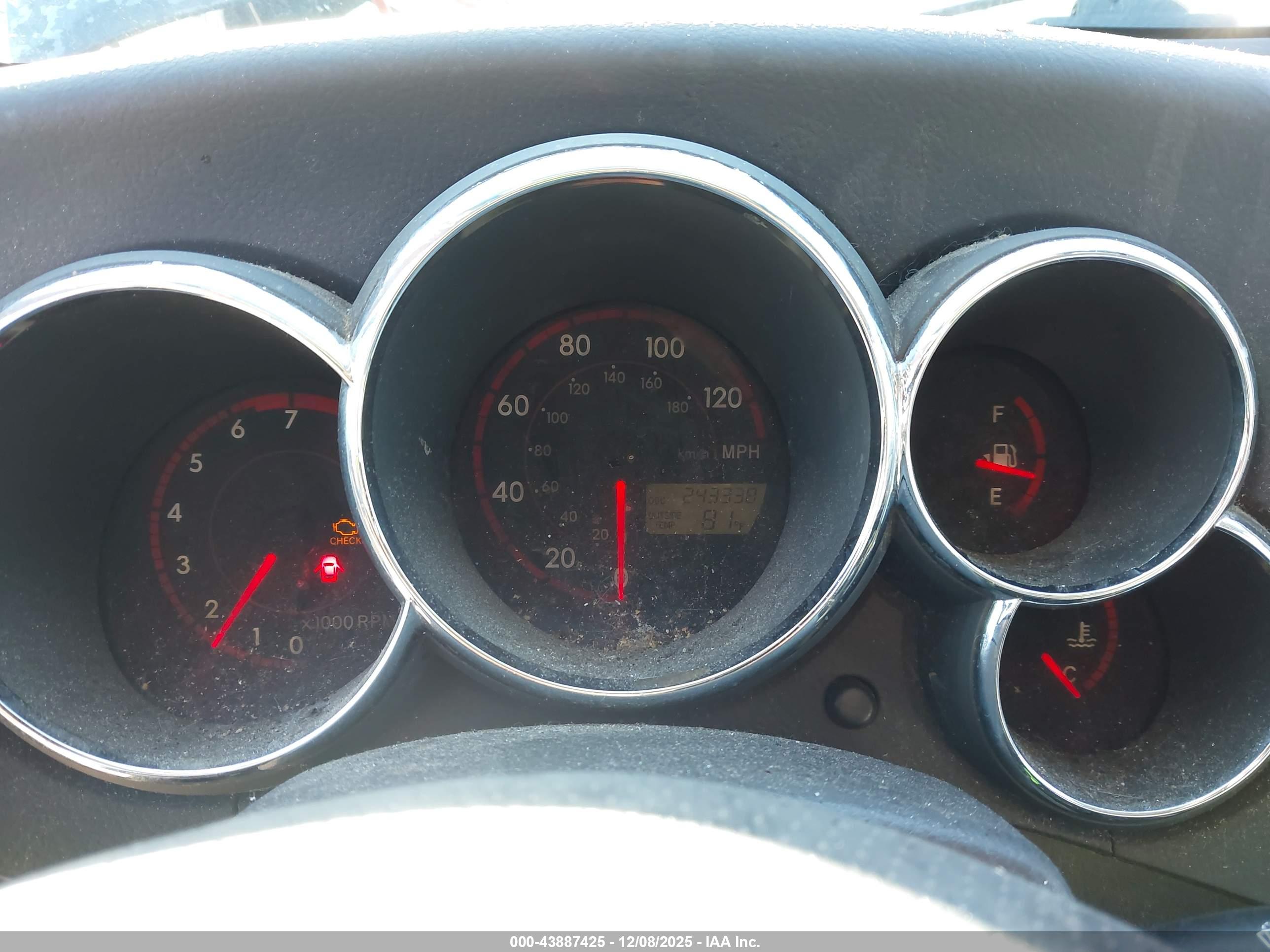 PONTIAC VIBE image 7