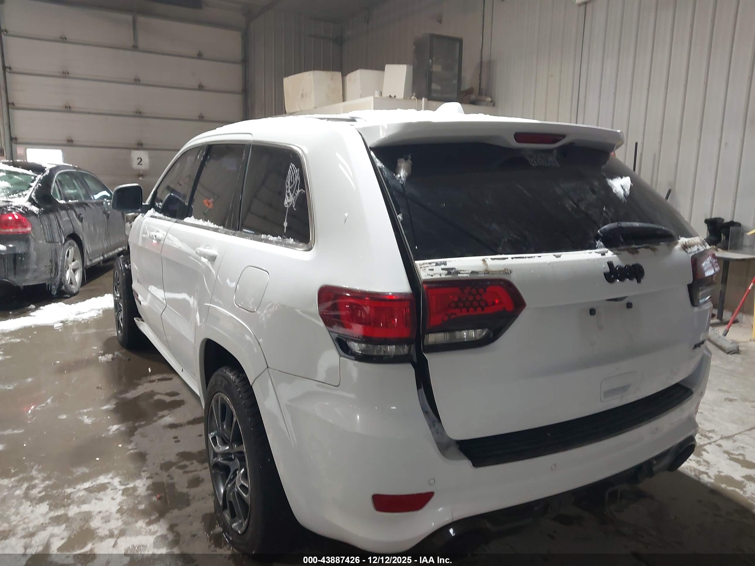 JEEP GRAND image 3