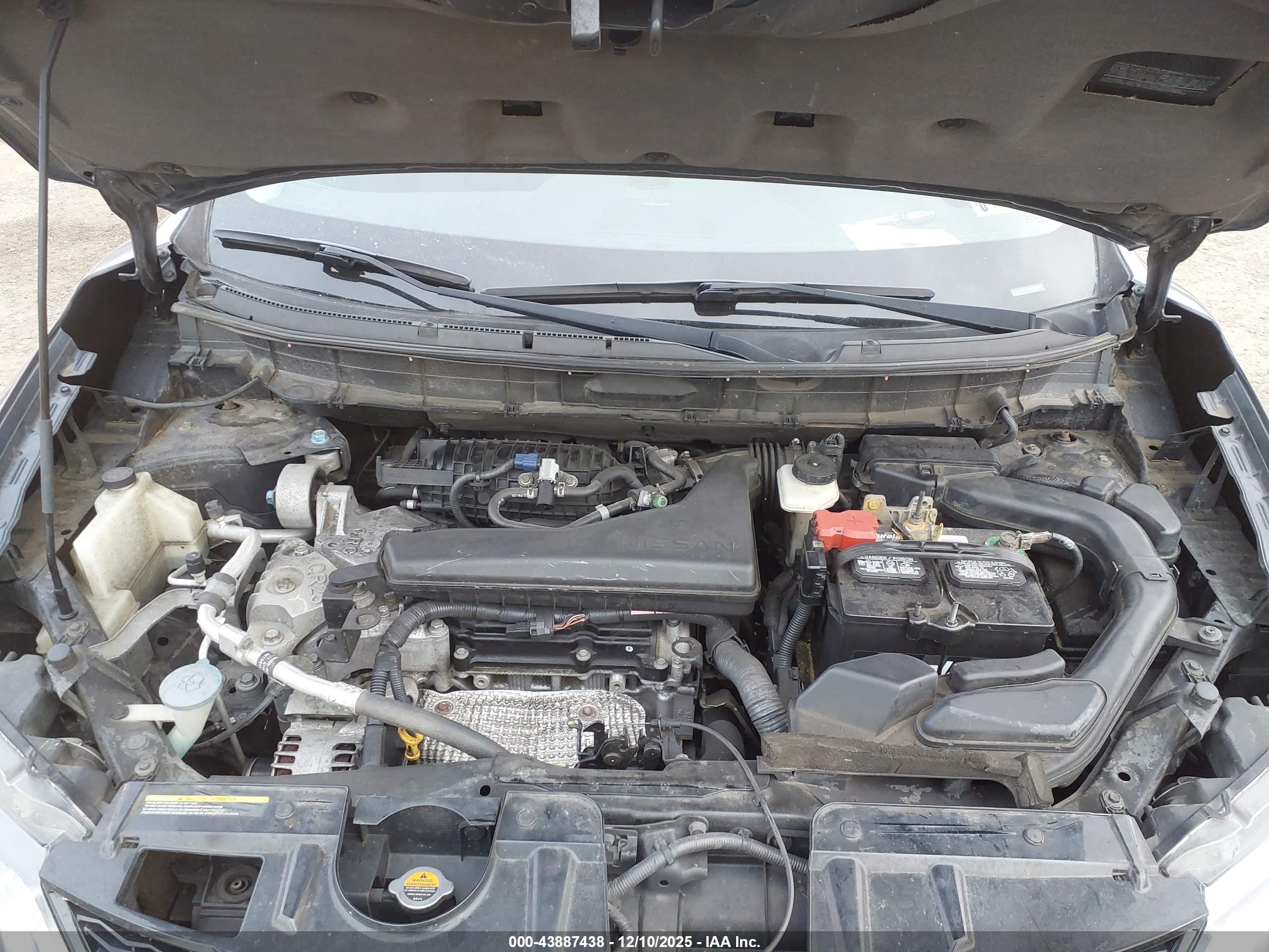 NISSAN ROGUE image 10