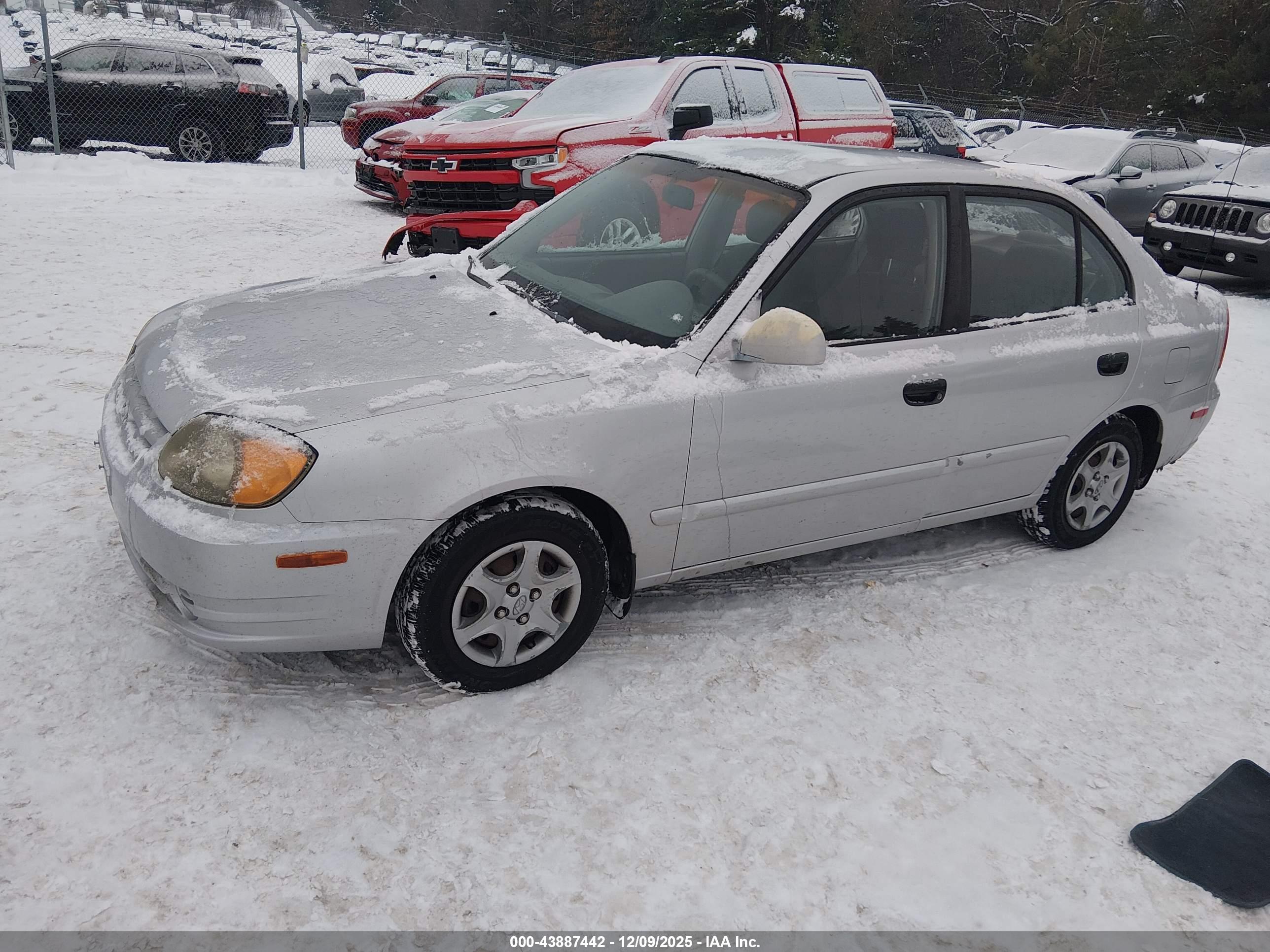HYUNDAI ACCENT image 2