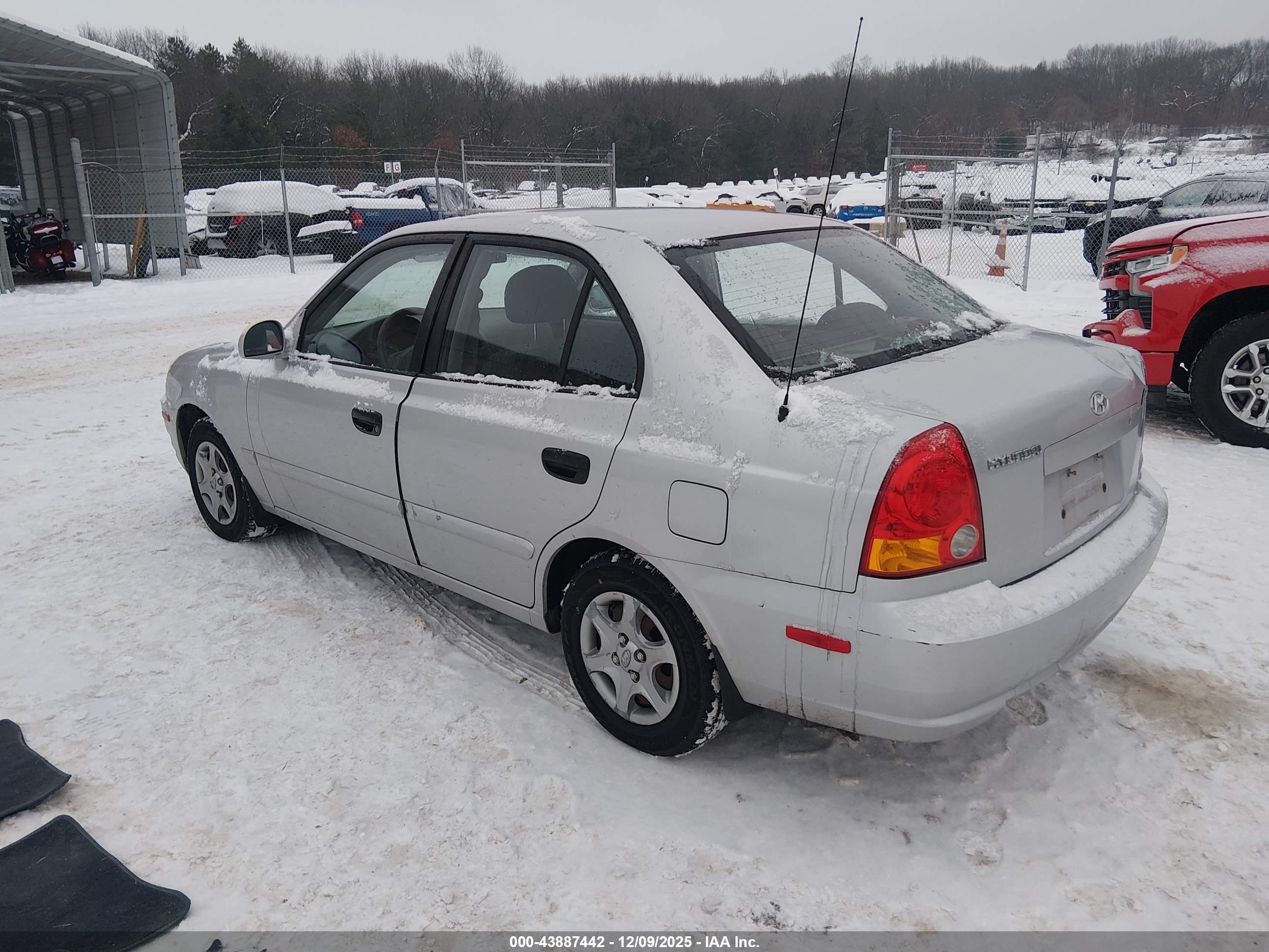 HYUNDAI ACCENT image 3