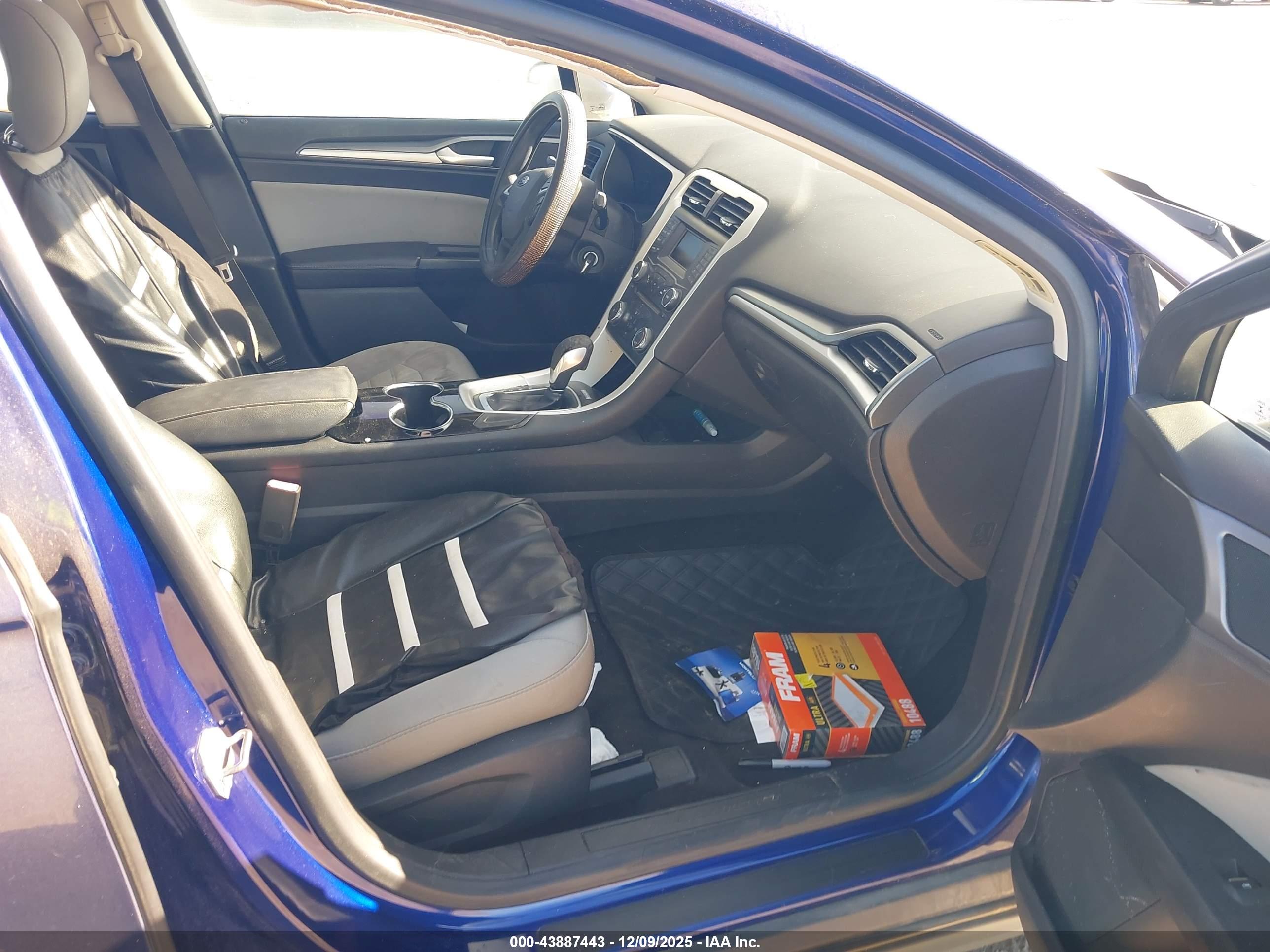 FORD FUSION image 5