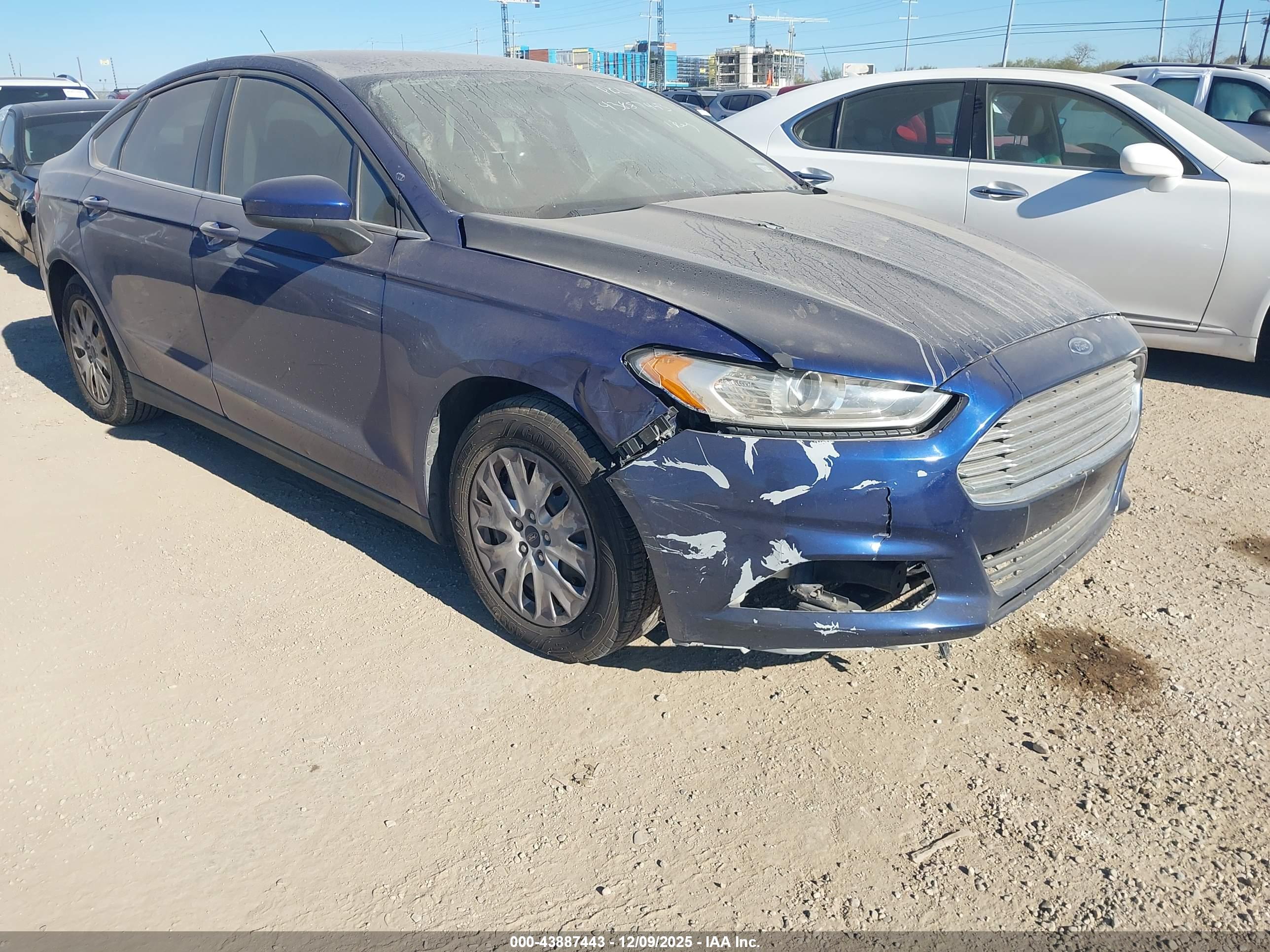 FORD FUSION image 6