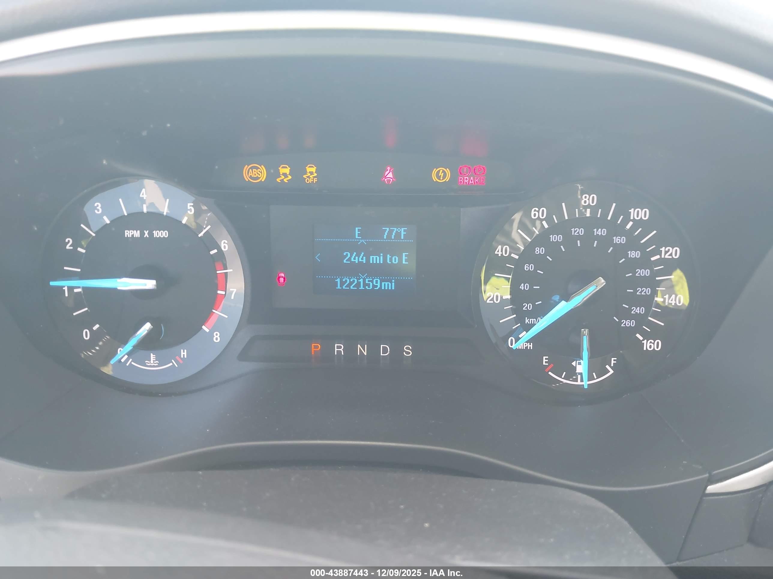 FORD FUSION image 7