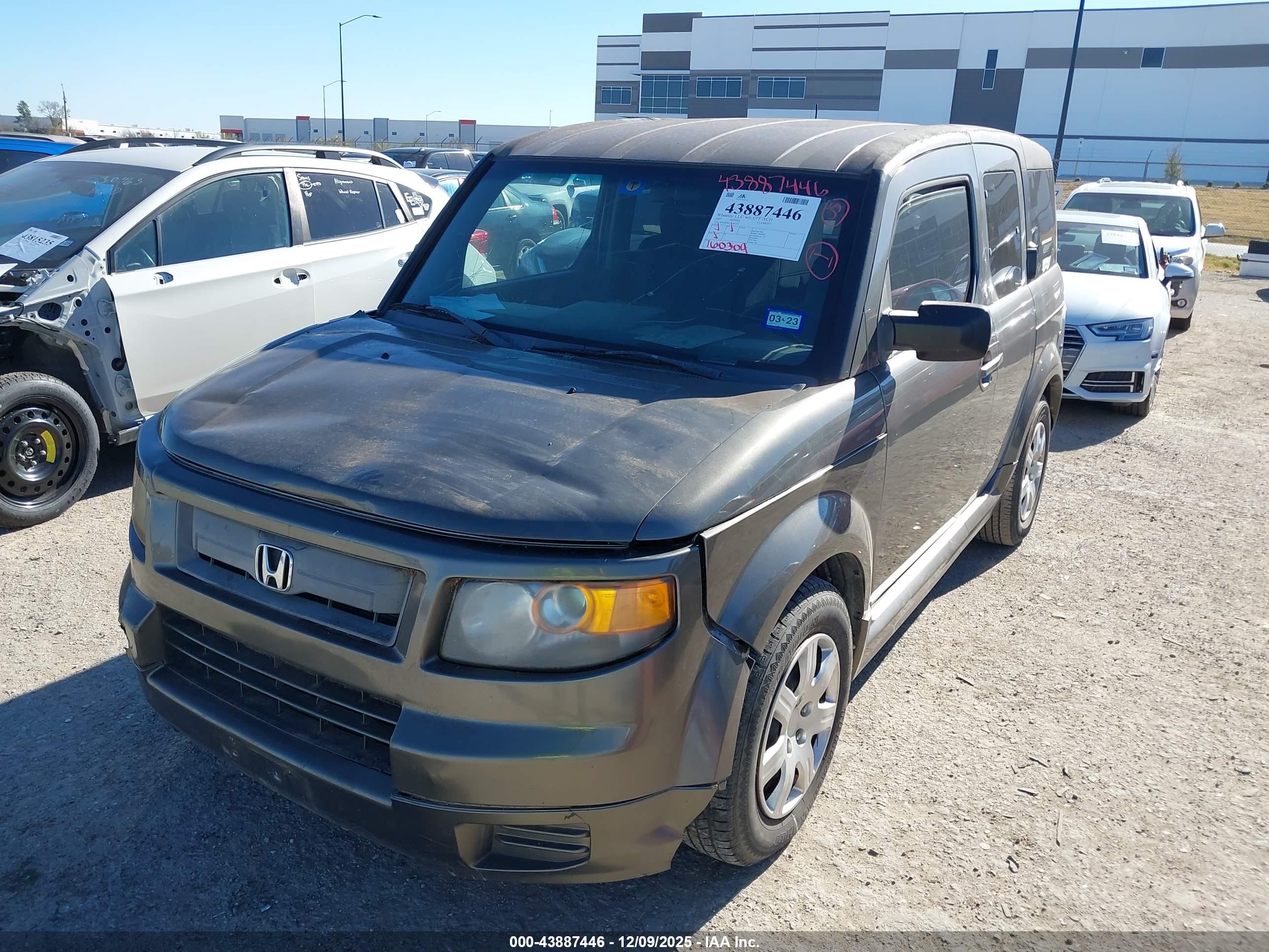 HONDA ELEMENT image 2