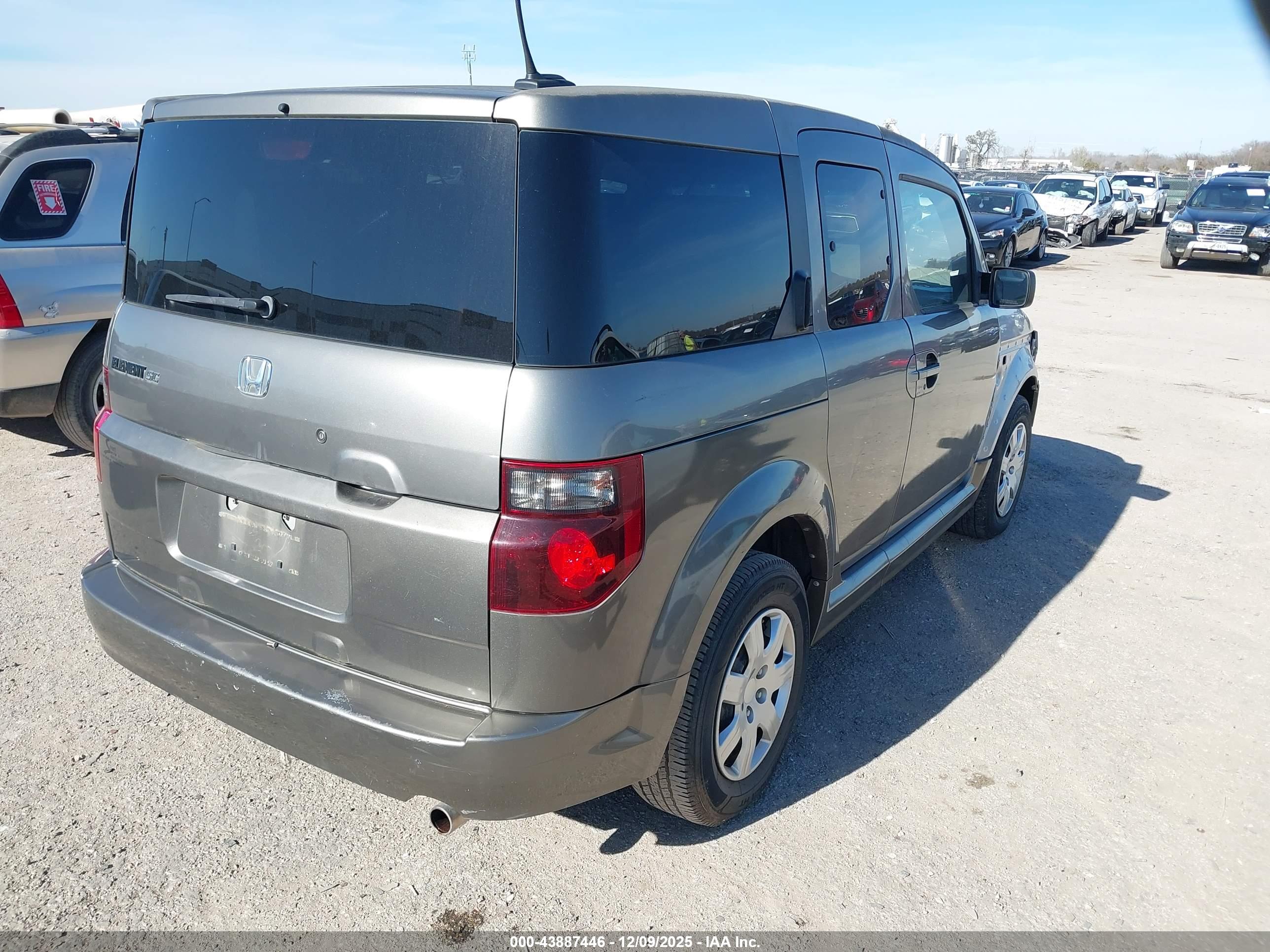 HONDA ELEMENT image 4