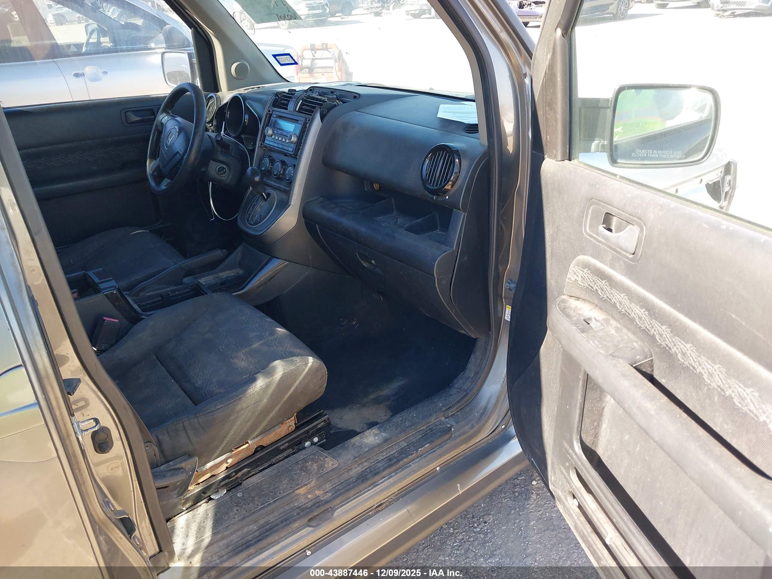 HONDA ELEMENT image 5