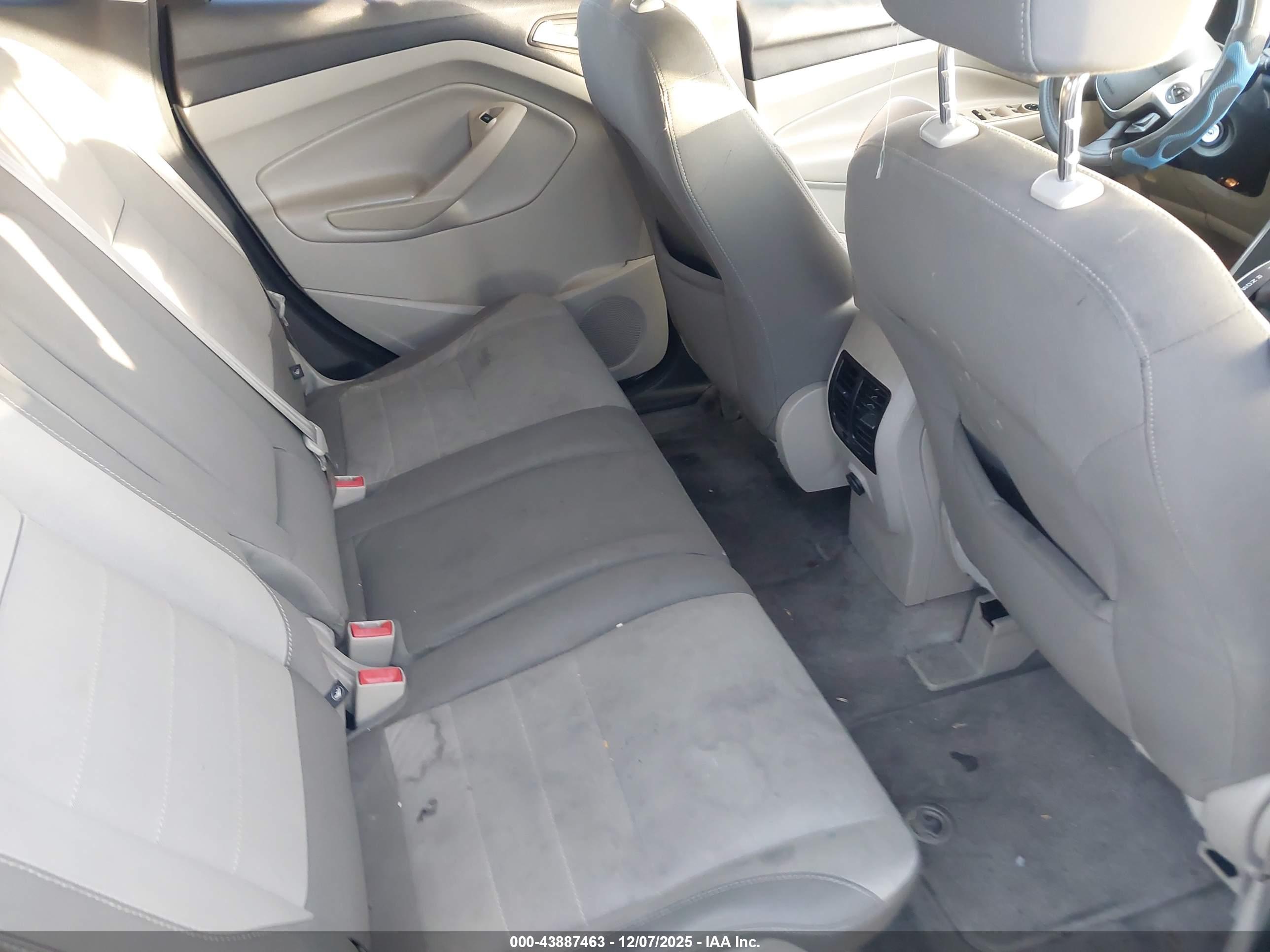 FORD ESCAPE image 8