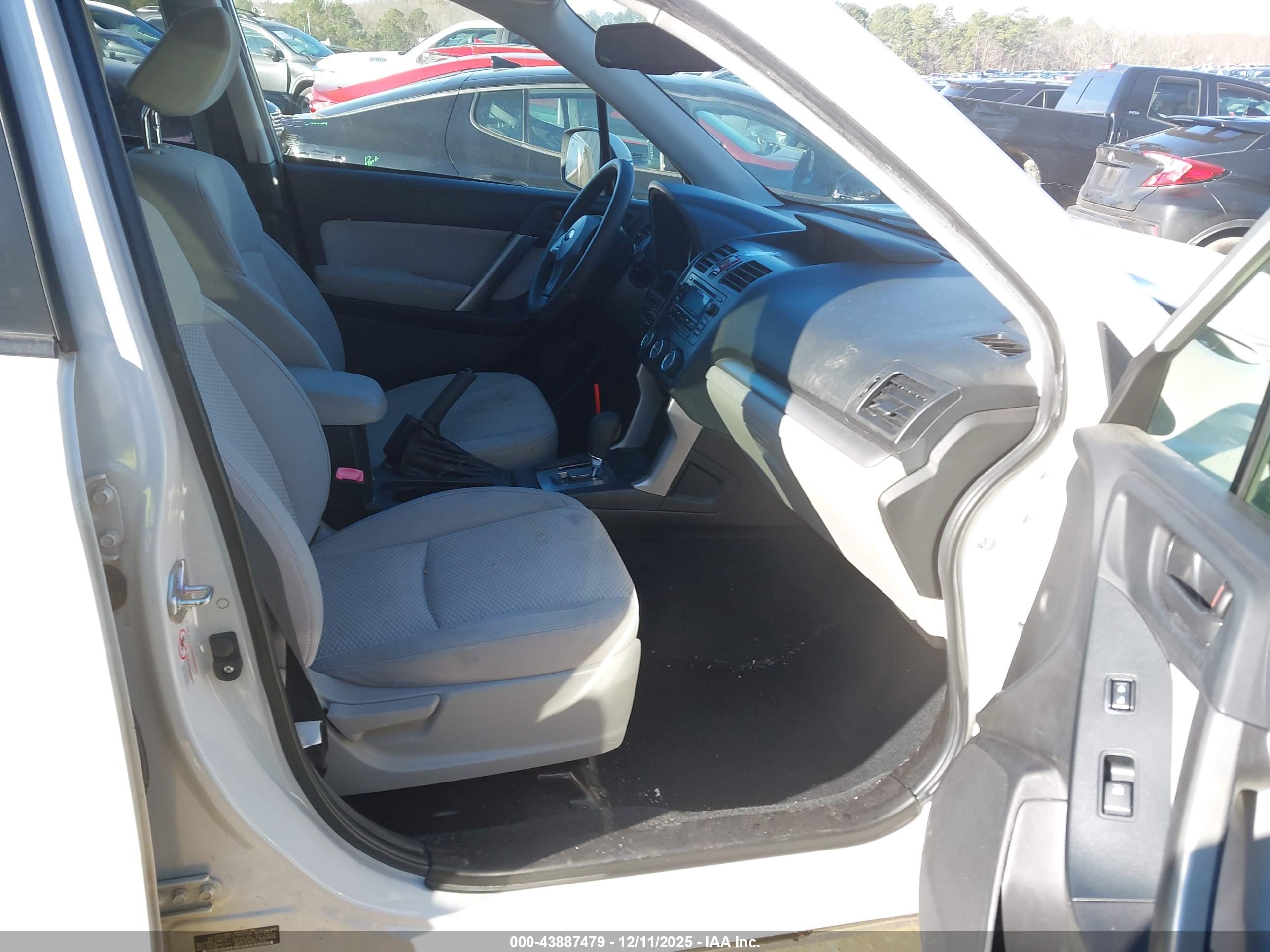SUBARU FORESTER image 5