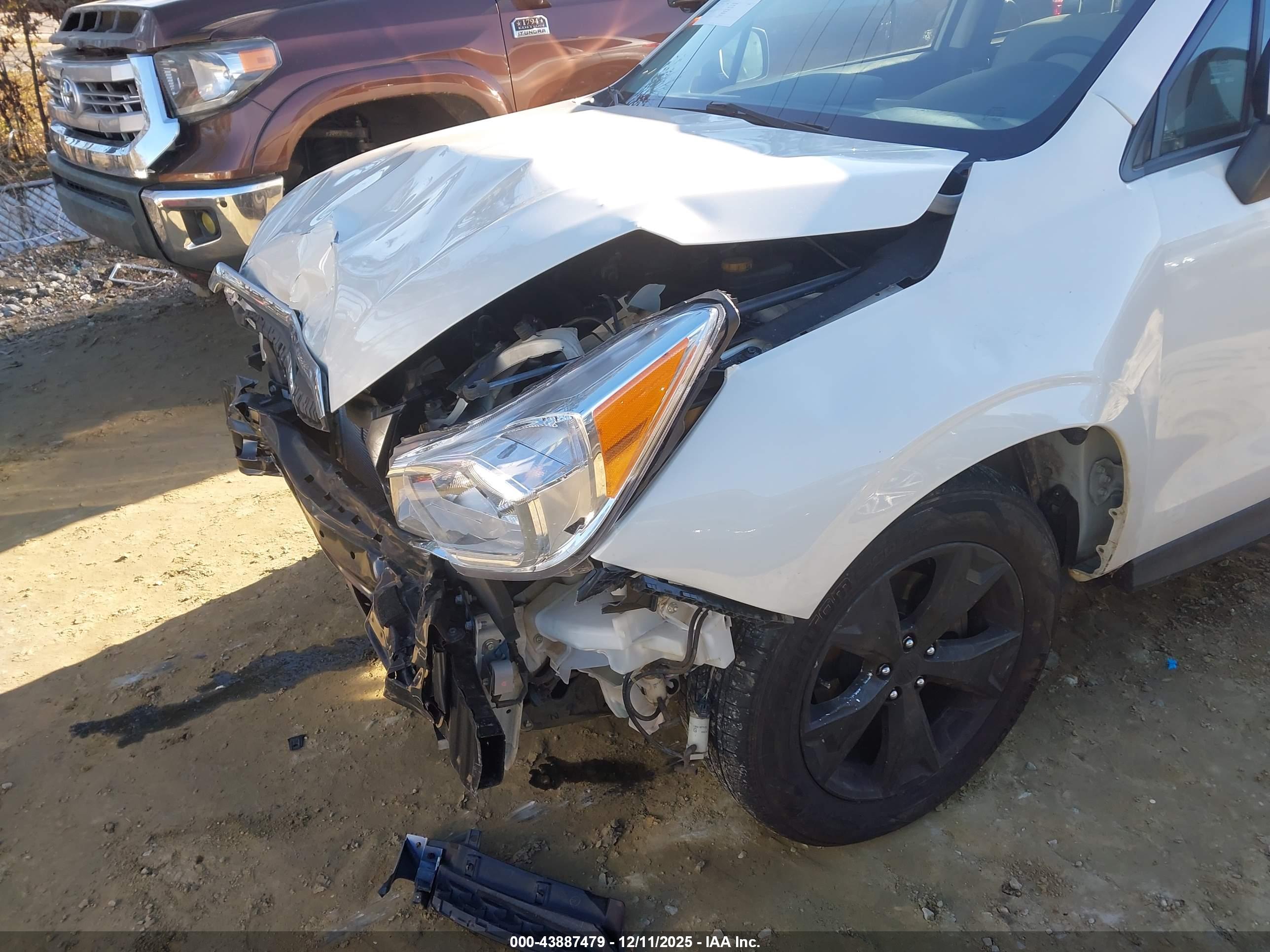 SUBARU FORESTER image 6