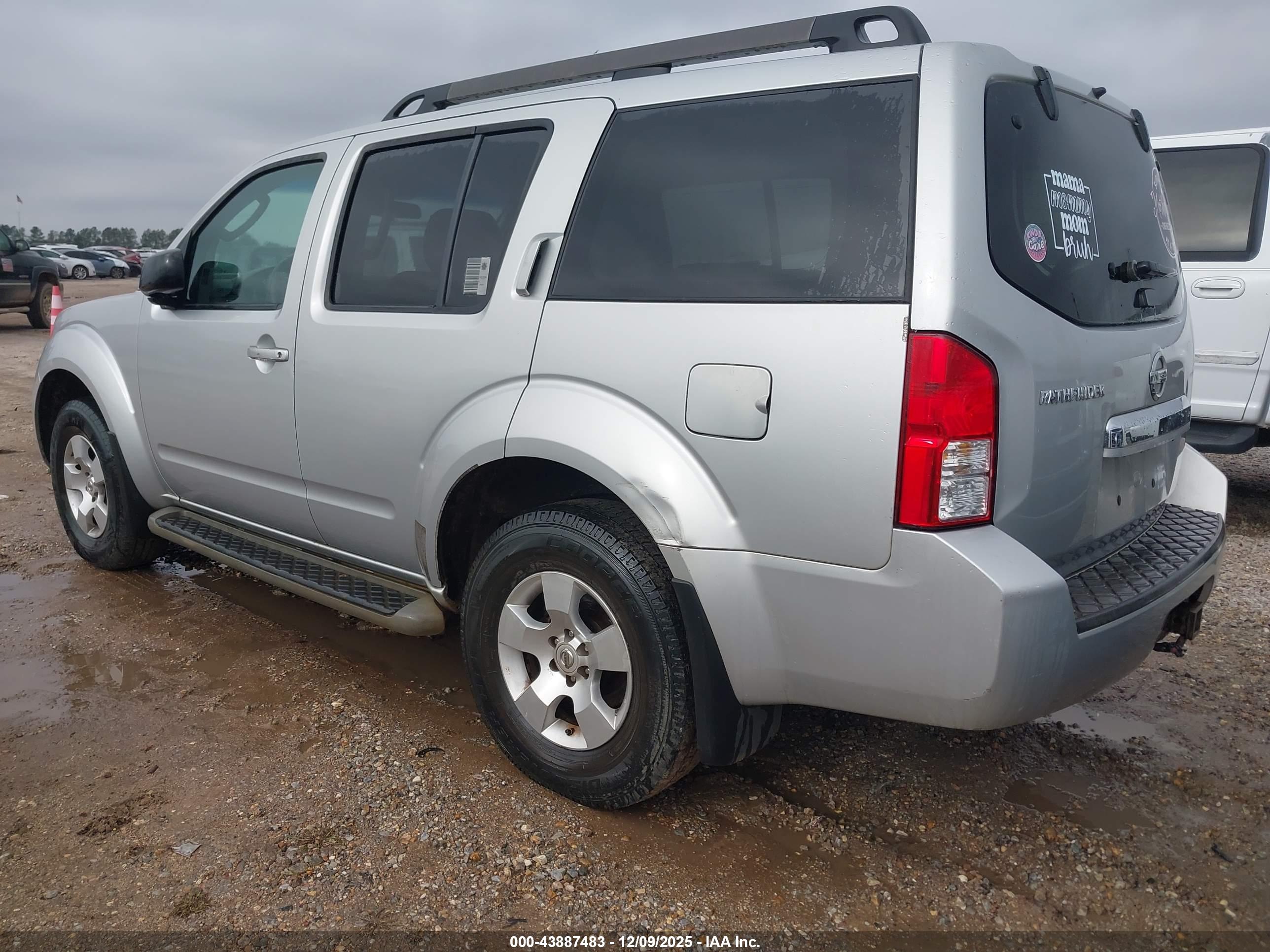NISSAN PATHFINDER image 3